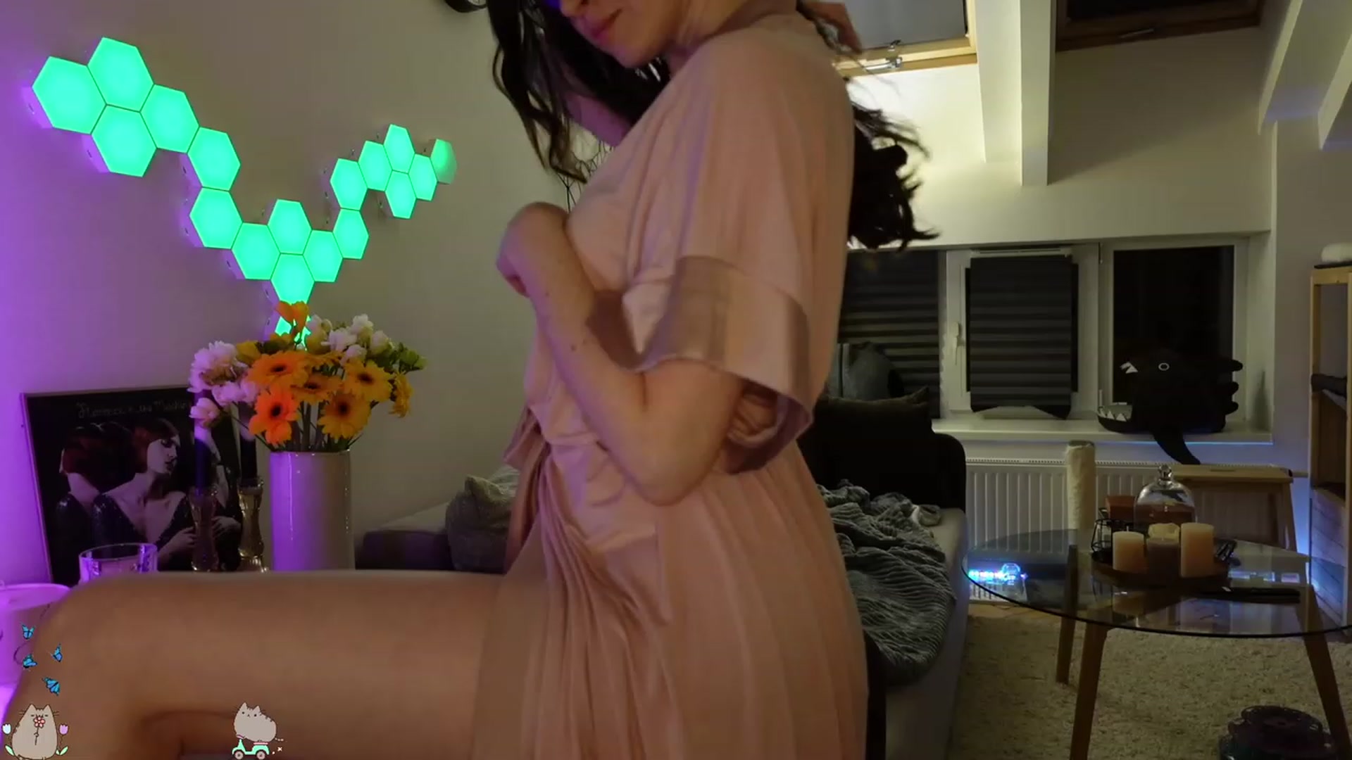 Gallery image thumbnail from MissMaddies's myfreecams stream on, 05/17/2023, 22:07 image 2 of 20