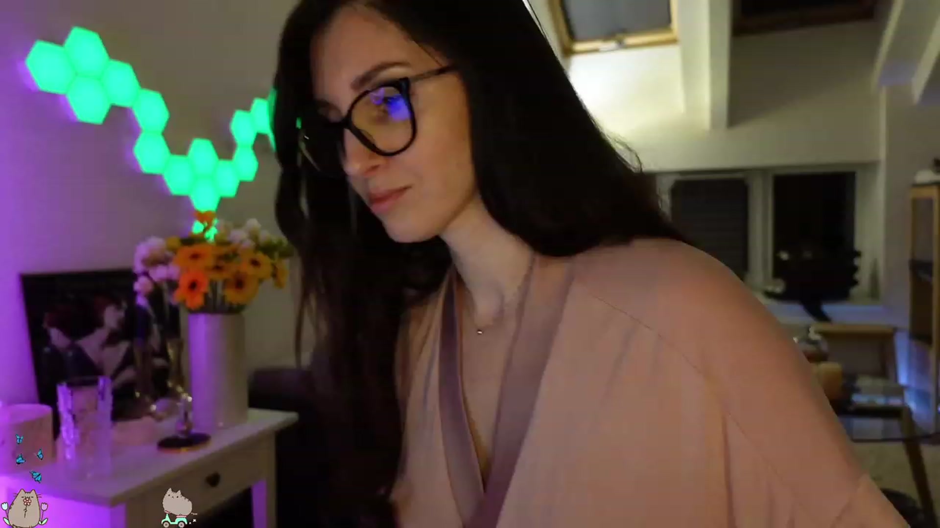 Gallery image thumbnail from MissMaddies's myfreecams stream on, 05/17/2023, 22:07 image 15 of 20