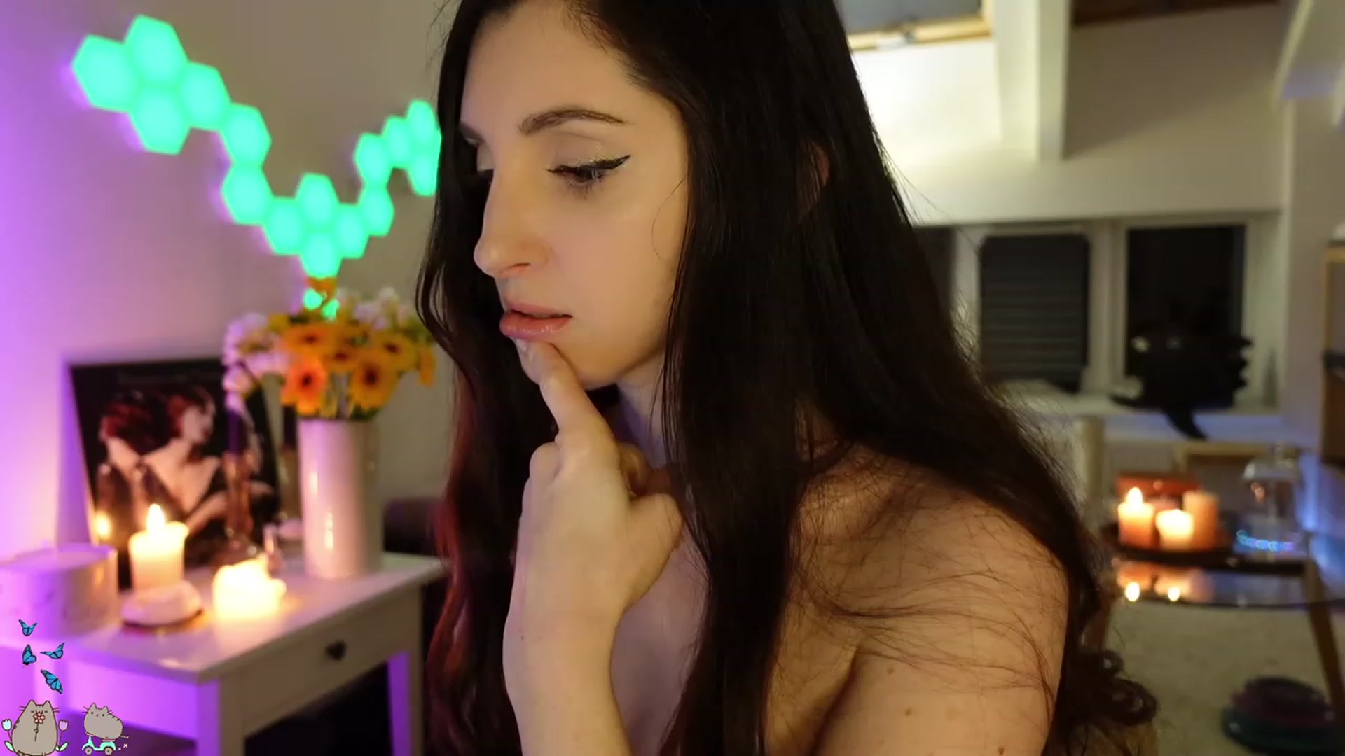 Gallery image thumbnail from MissMaddies's myfreecams stream on, 05/18/2023, 01:27 image 16 of 20