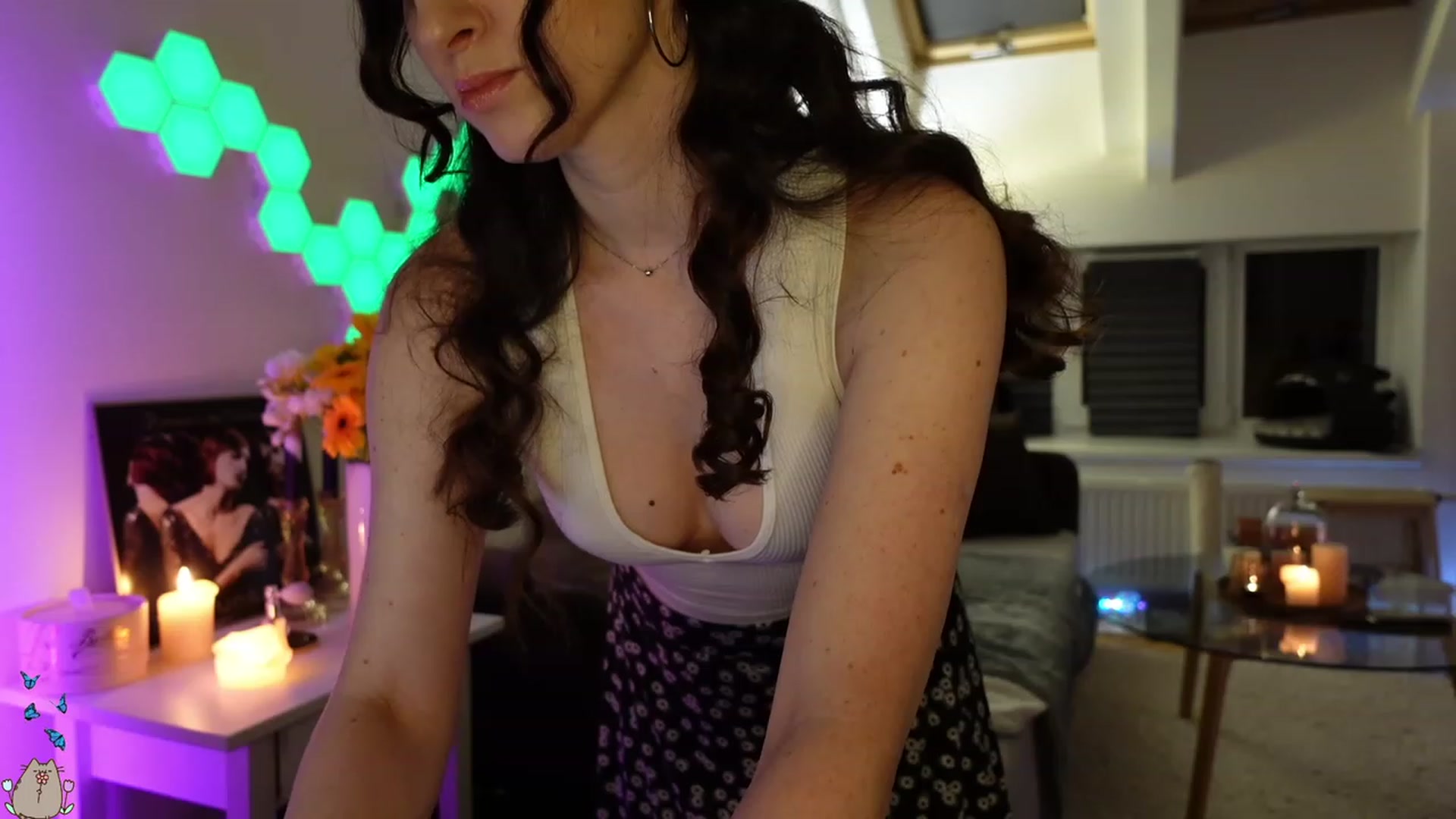 Gallery image thumbnail from MissMaddies's myfreecams stream on, 05/19/2023, 24:57 image 12 of 20