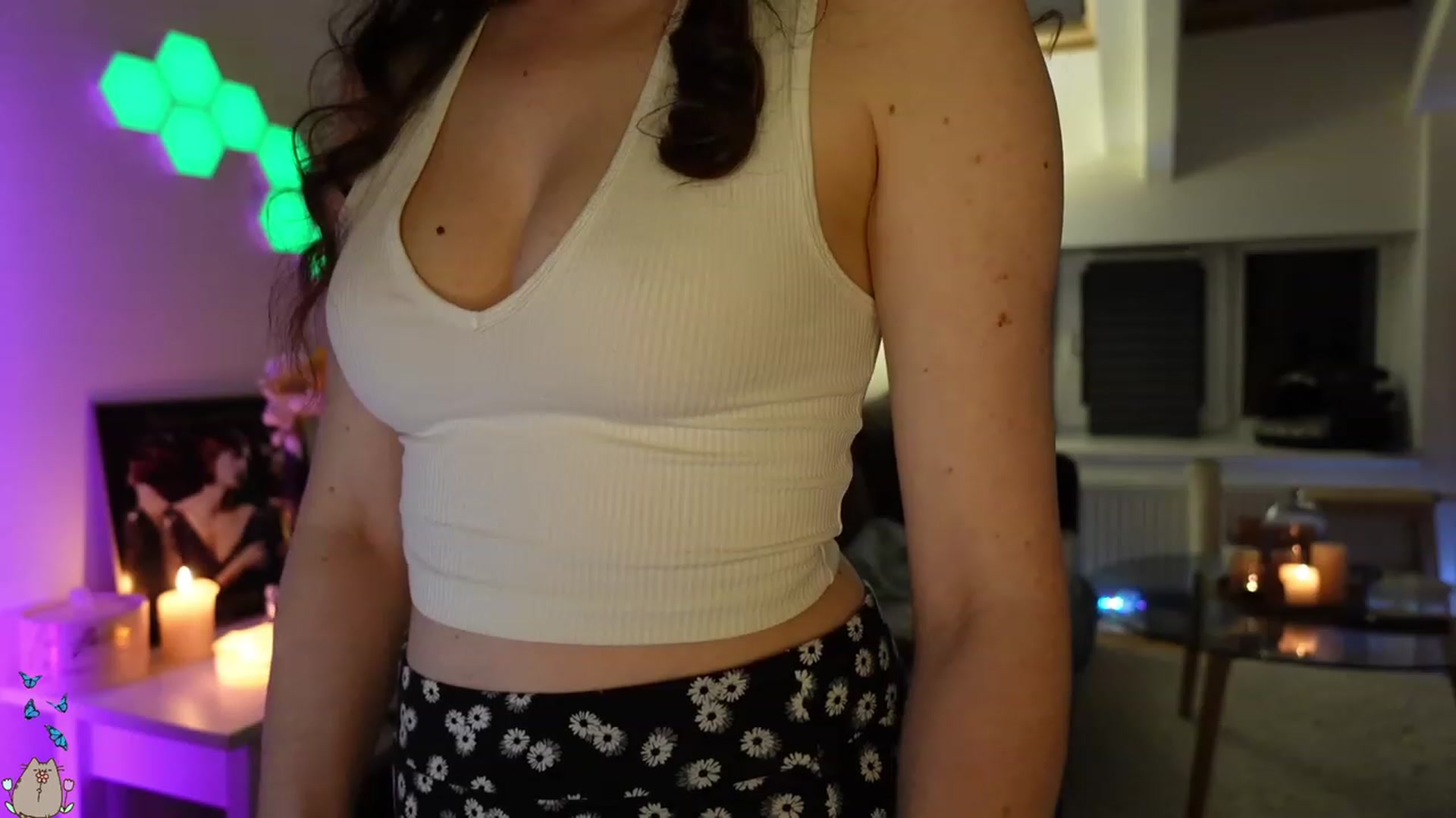 Gallery image thumbnail from MissMaddies's myfreecams stream on, 05/19/2023, 24:57 image 14 of 20