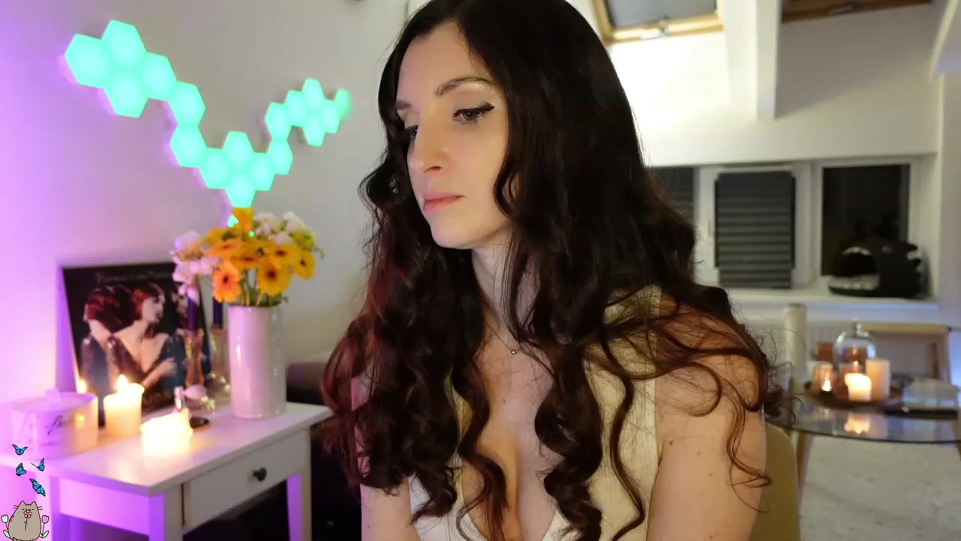 Gallery image thumbnail from MissMaddies's myfreecams stream on, 05/19/2023, 01:23 image 12 of 20