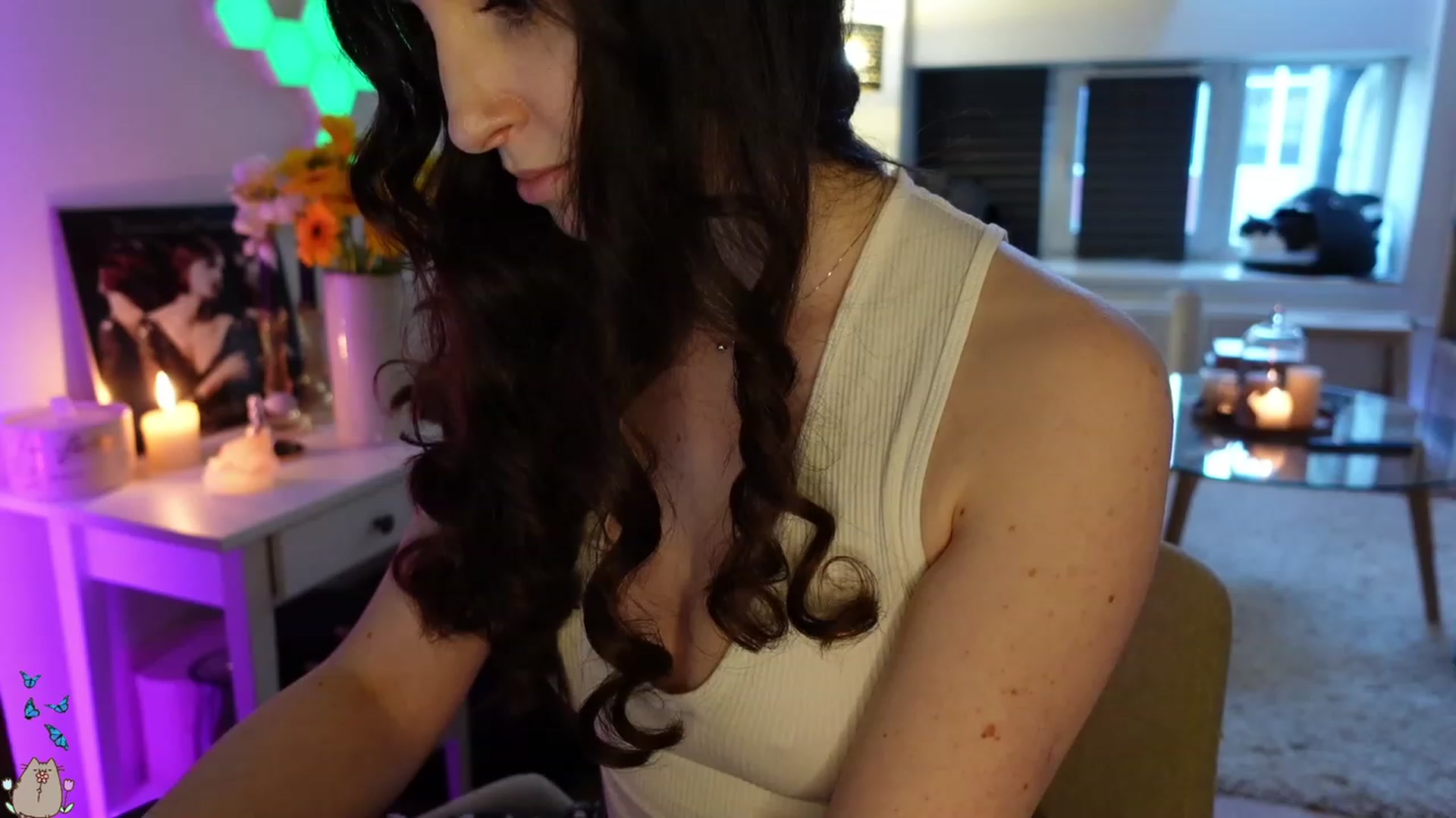 Gallery image thumbnail from MissMaddies's myfreecams stream on, 05/19/2023, 04:19 image 1 of 20