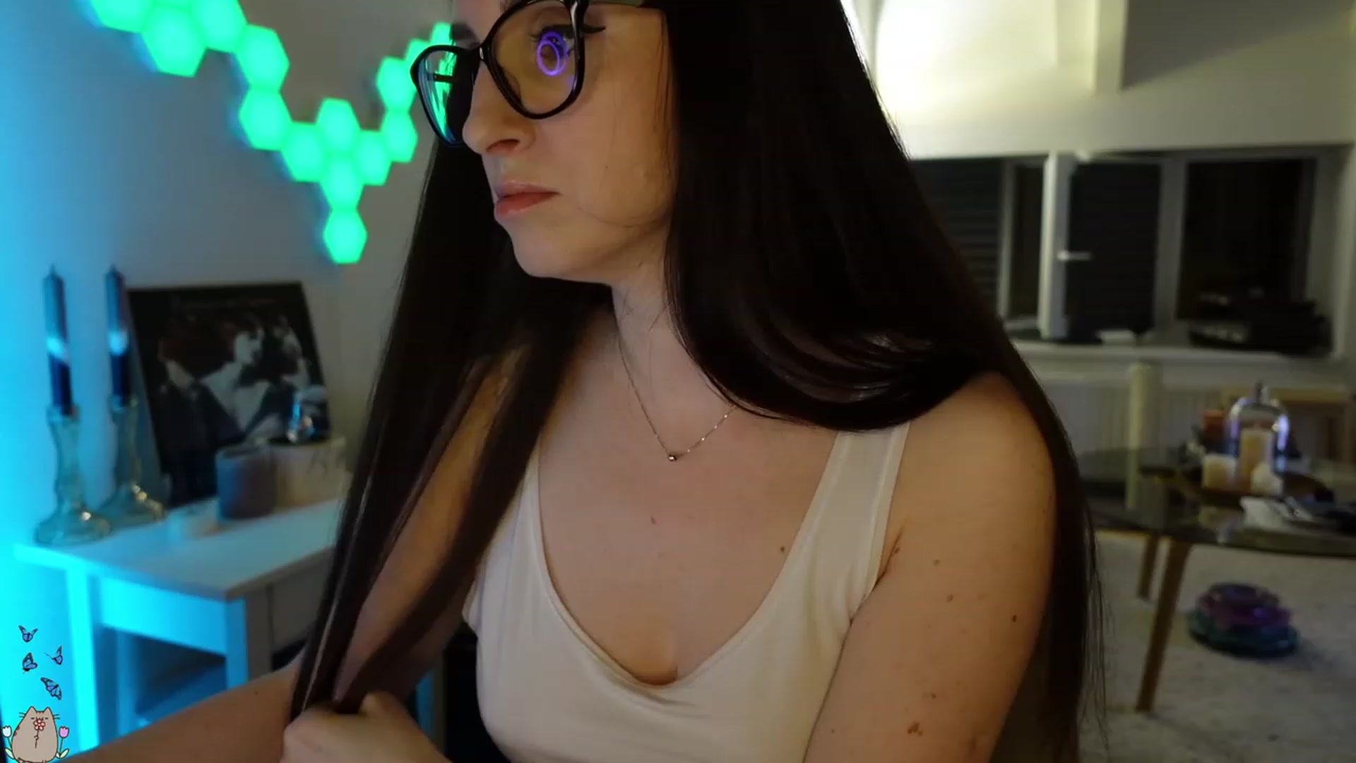 Gallery image thumbnail from MissMaddies's myfreecams stream on, 05/25/2023, 22:28 image 18 of 20