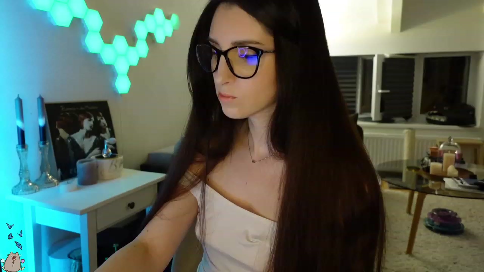 Gallery image thumbnail from MissMaddies's myfreecams stream on, 05/25/2023, 22:28 image 1 of 20