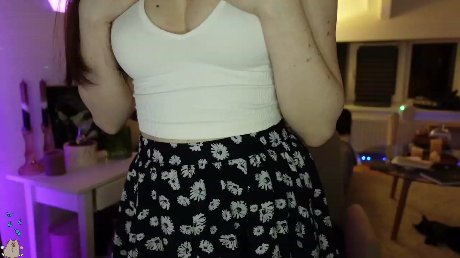 Gallery image thumbnail from MissMaddies's myfreecams stream on, 05/30/2023, 23:56 image 9 of 20