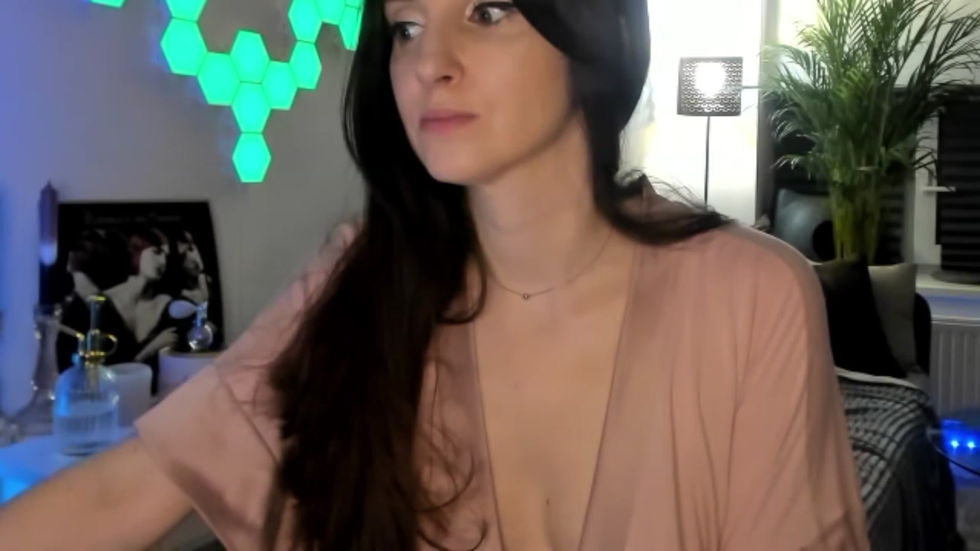 Gallery image thumbnail from MissMaddies's myfreecams stream on, 06/11/2023, 22:56 image 17 of 20