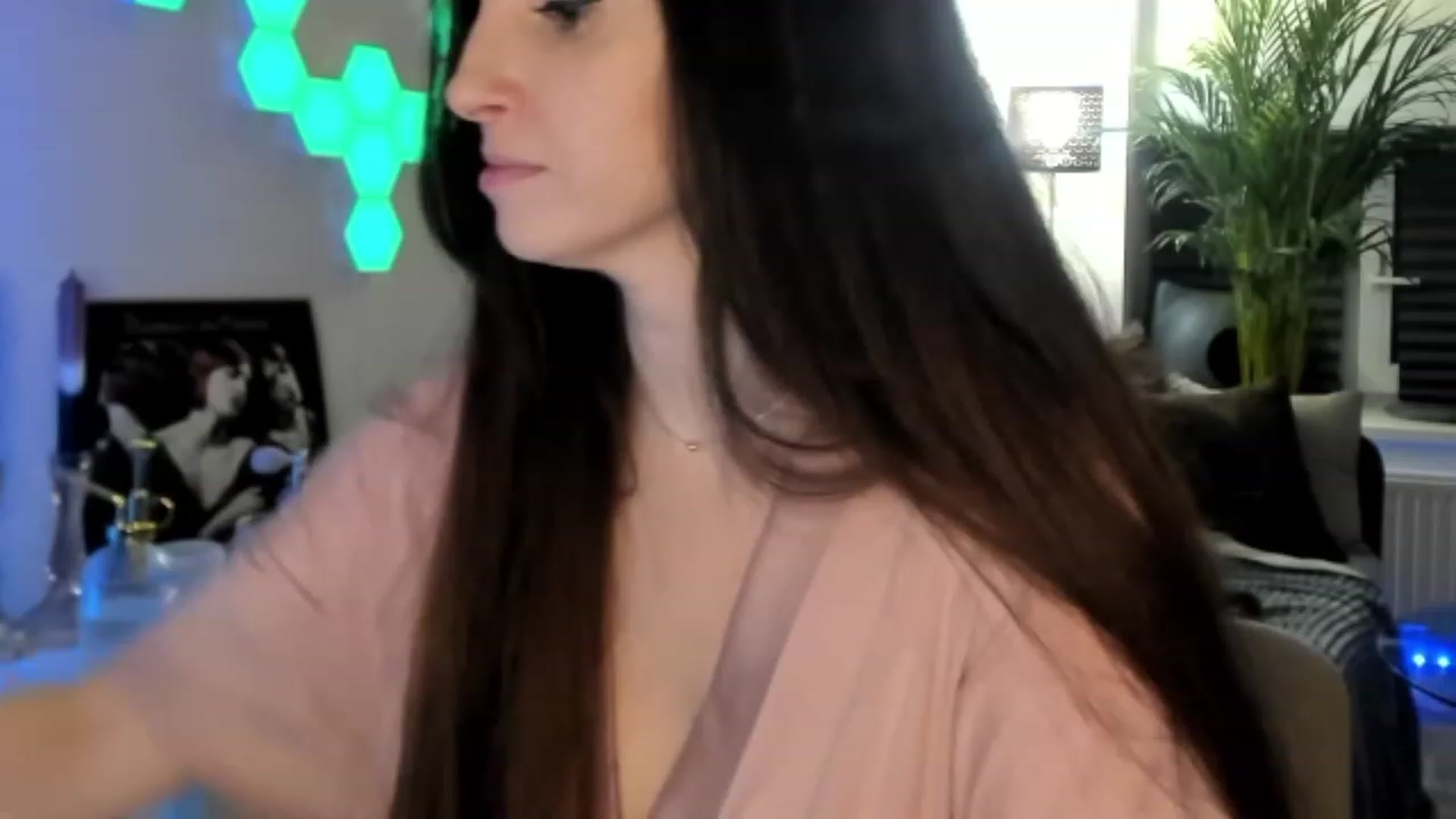 Gallery image thumbnail from MissMaddies's myfreecams stream on, 06/11/2023, 22:56 image 13 of 20