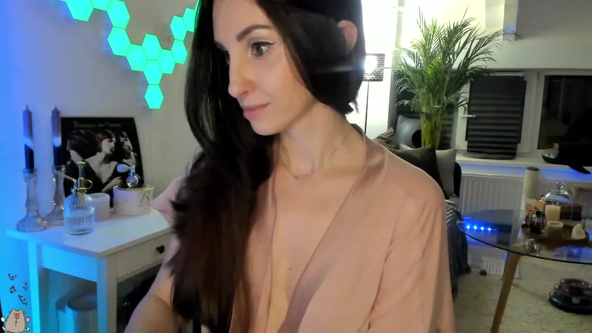 Gallery image thumbnail from MissMaddies's myfreecams stream on, 06/12/2023, 24:45 image 17 of 20