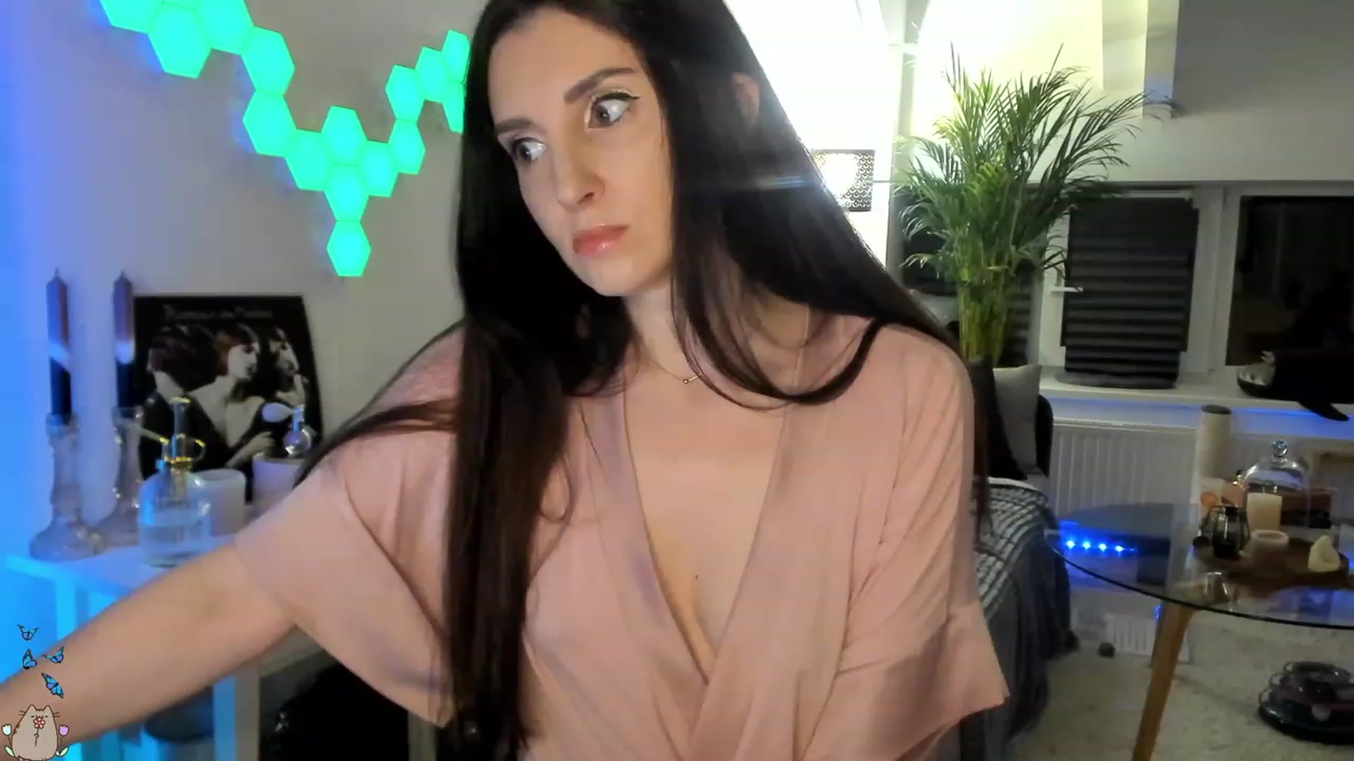 Gallery image thumbnail from MissMaddies's myfreecams stream on, 06/12/2023, 24:45 image 1 of 20