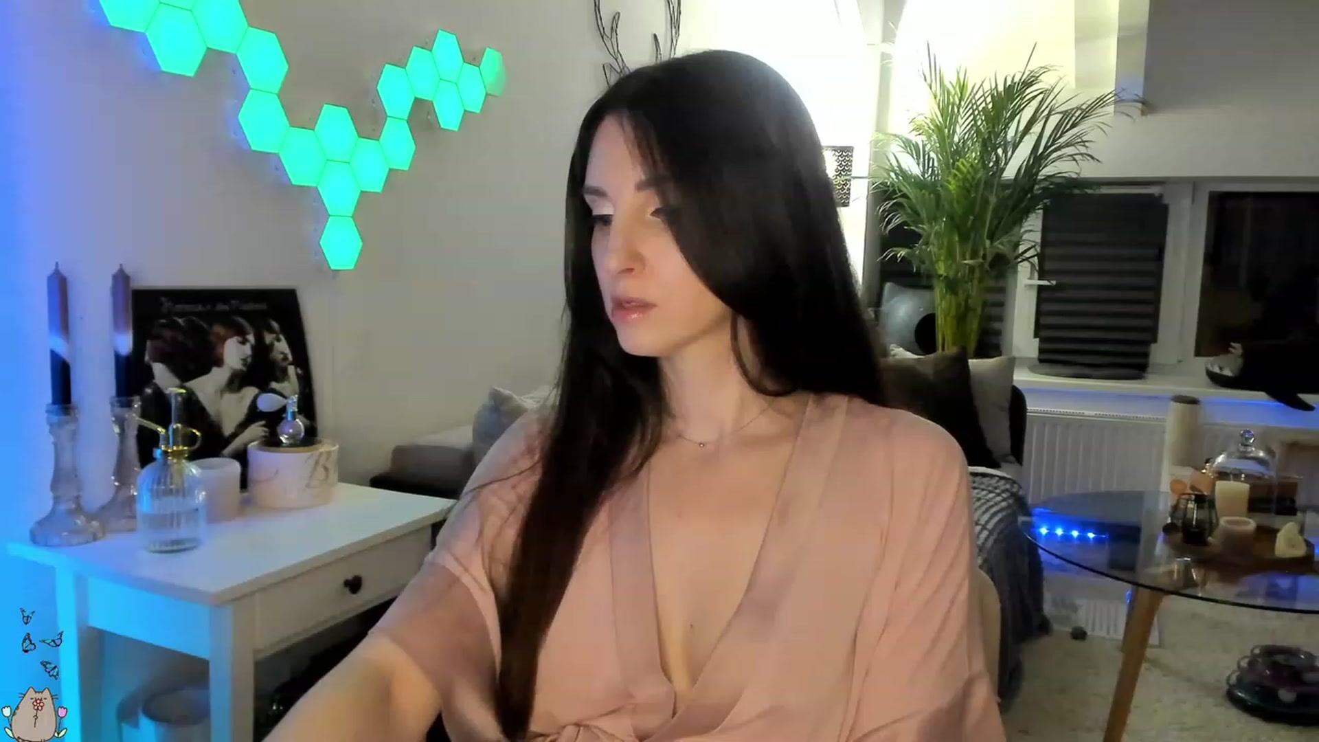 Gallery image thumbnail from MissMaddies's myfreecams stream on, 06/12/2023, 24:45 image 4 of 20