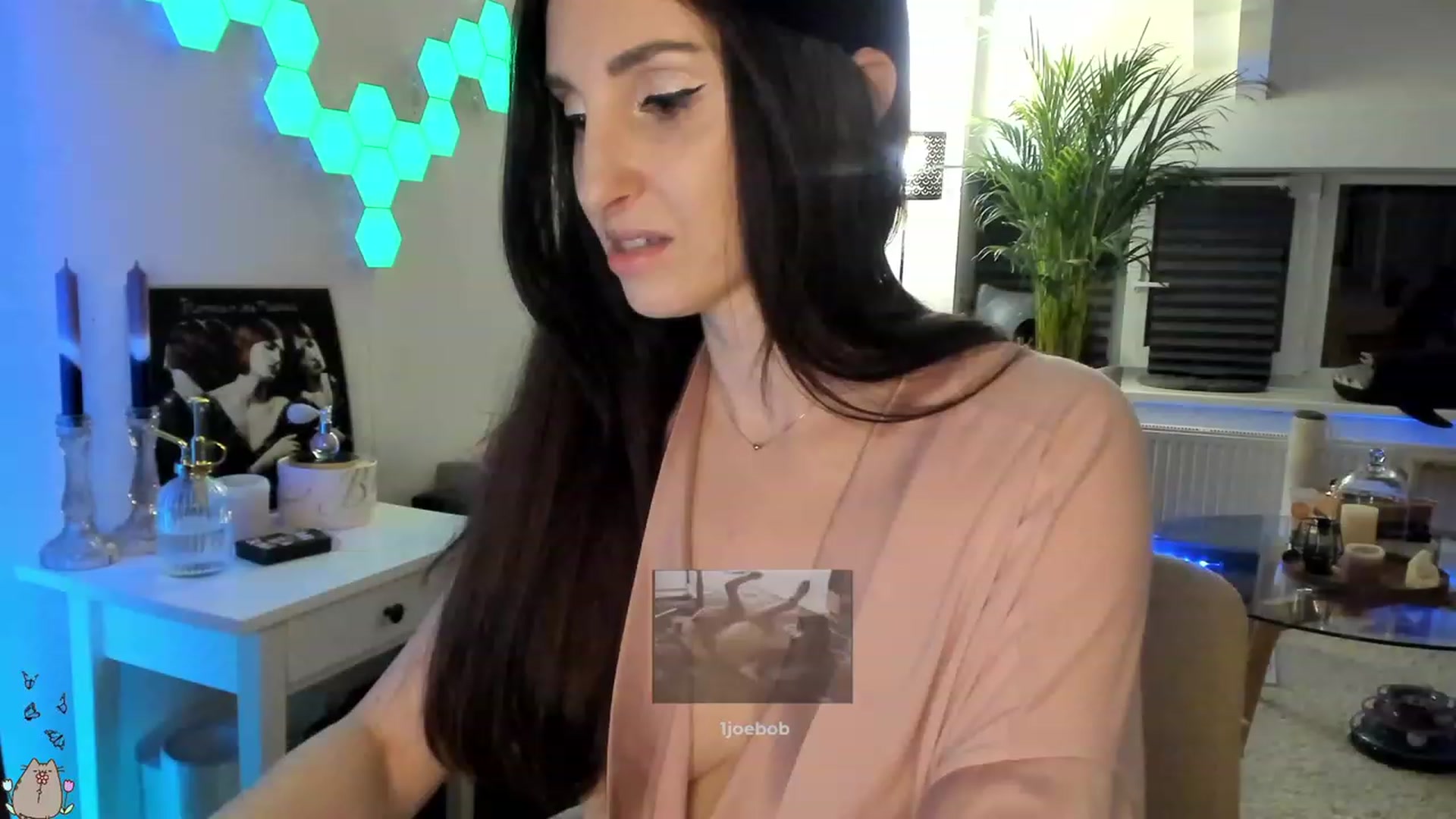 Gallery image thumbnail from MissMaddies's myfreecams stream on, 06/12/2023, 24:45 image 15 of 20