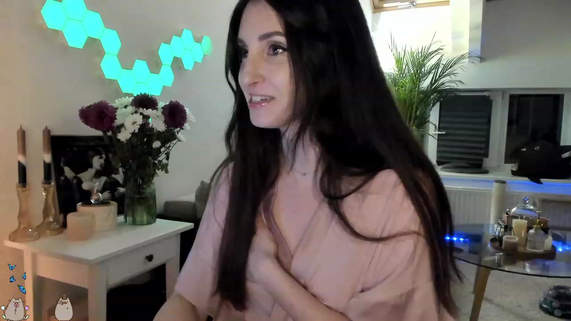 Gallery image thumbnail from MissMaddies's myfreecams stream on, 06/16/2023, 23:55 image 6 of 20