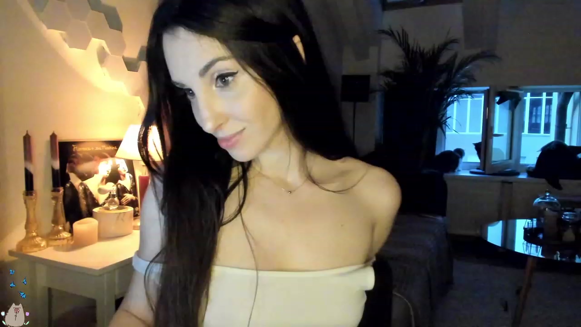 Gallery image thumbnail from MissMaddies's myfreecams stream on, 06/18/2023, 19:45 image 17 of 20