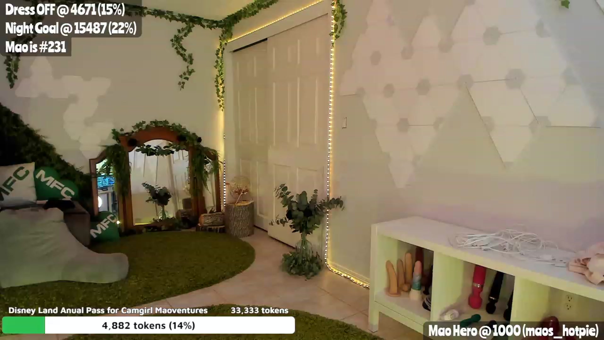 Gallery image thumbnail from MissMao's myfreecams stream on, 01/27/2023, 07:46 image 9 of 20