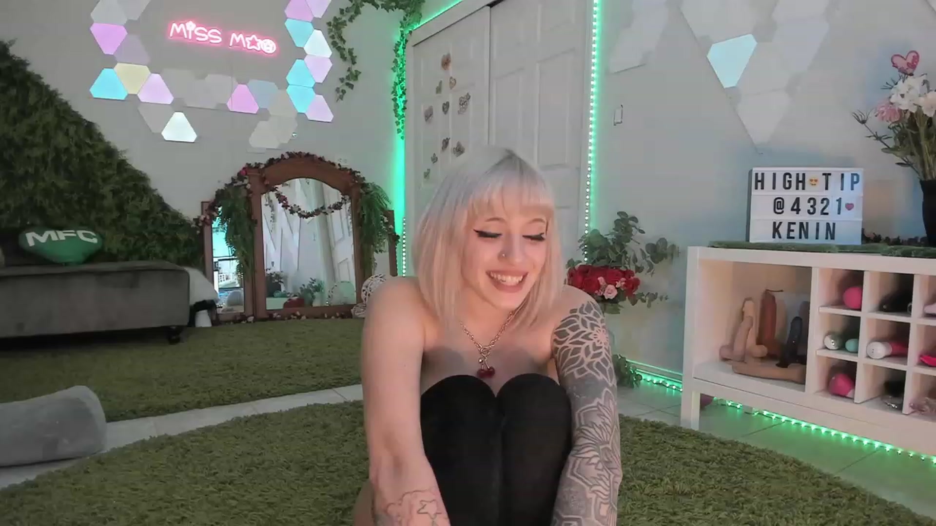 Gallery image thumbnail from MissMao's myfreecams stream on, 02/18/2023, 07:20 image 10 of 20