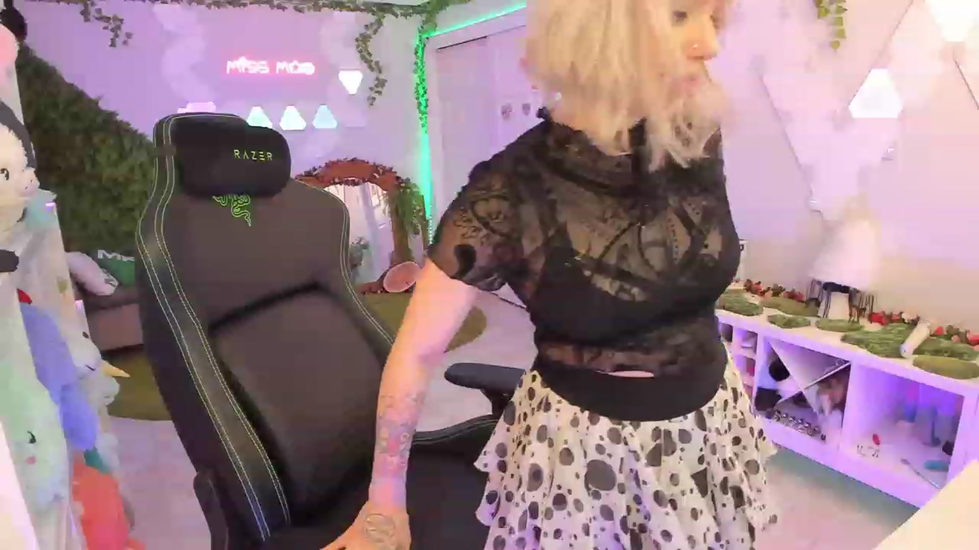 Gallery image thumbnail from MissMao's myfreecams stream on, 03/11/2023, 05:10 image 15 of 20