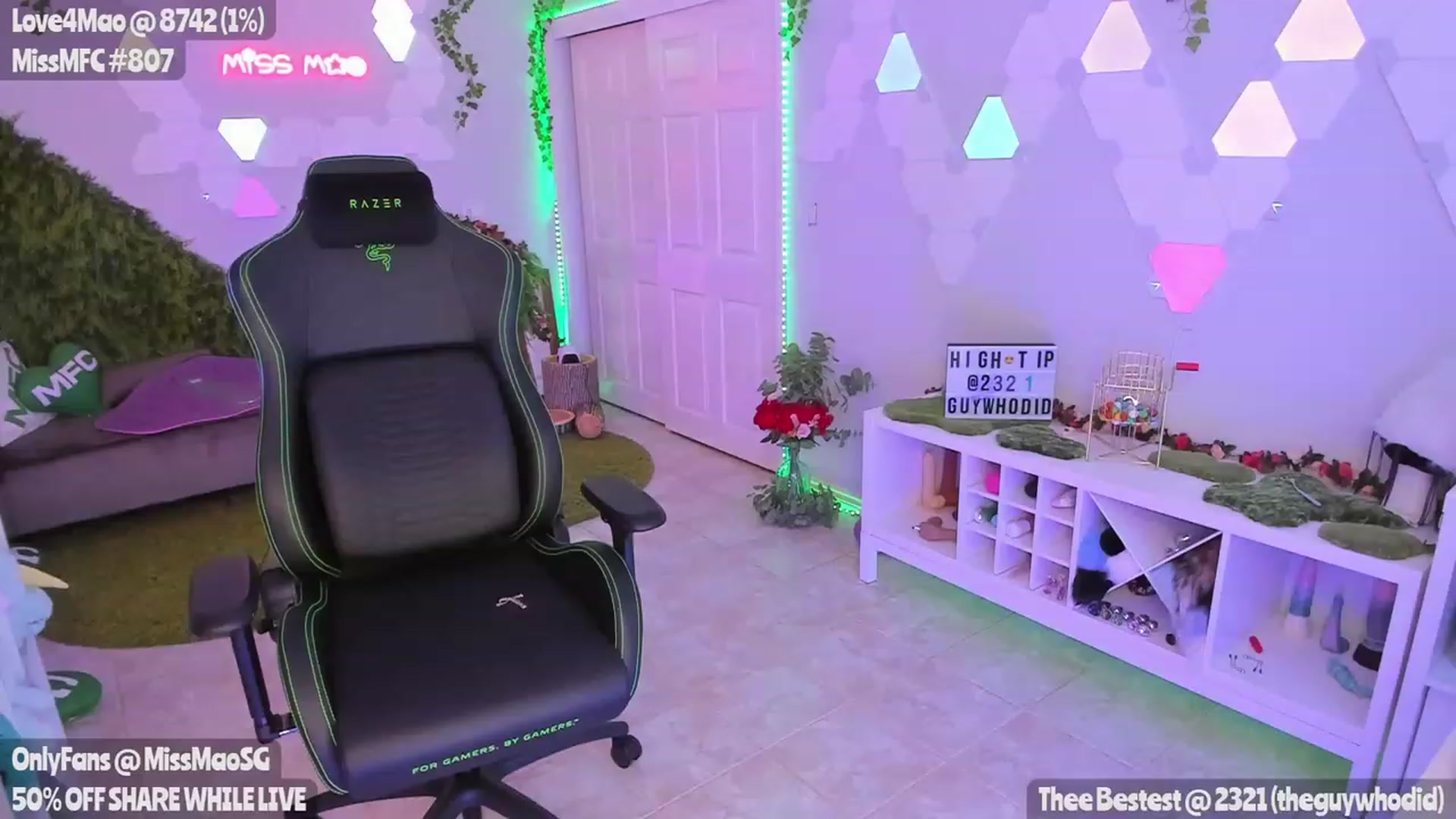 Gallery image thumbnail from MissMao's myfreecams stream on, 04/13/2023, 05:52 image 10 of 20