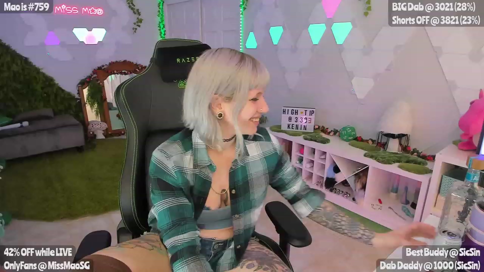 Gallery image thumbnail from MissMao's myfreecams stream on, 04/21/2023, 03:55 image 3 of 20