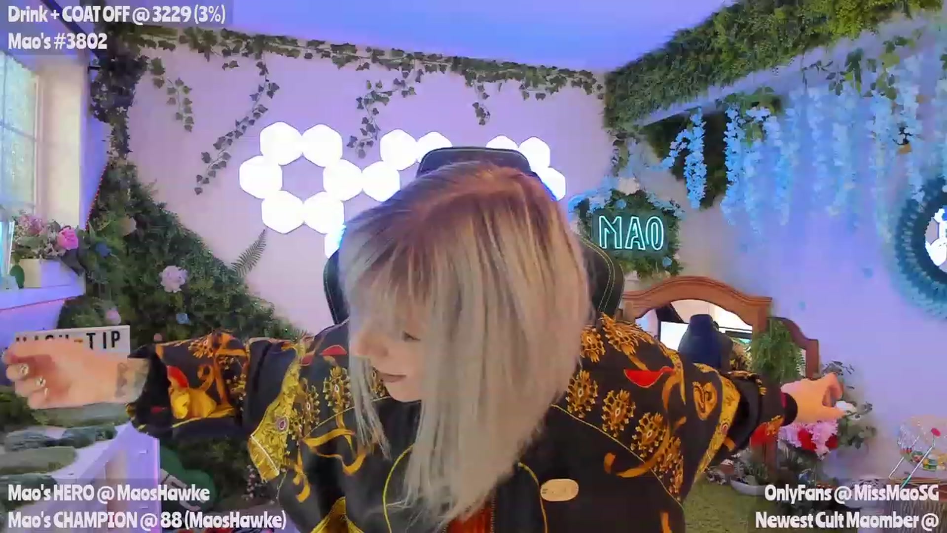 Gallery image thumbnail from MissMao's myfreecams stream on, 06/16/2023, 03:56 image 7 of 20