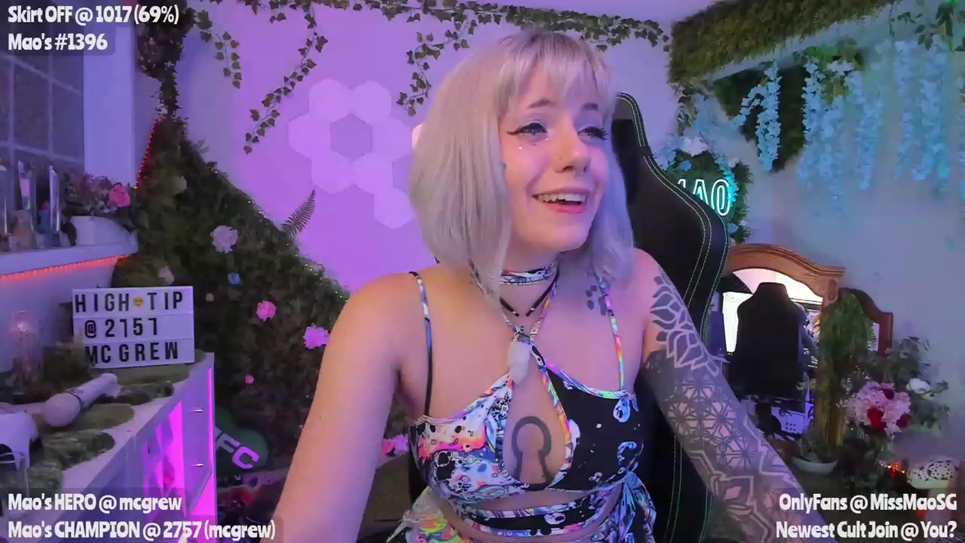 Gallery image thumbnail from MissMao's myfreecams stream on, 06/17/2023, 05:59 image 10 of 20