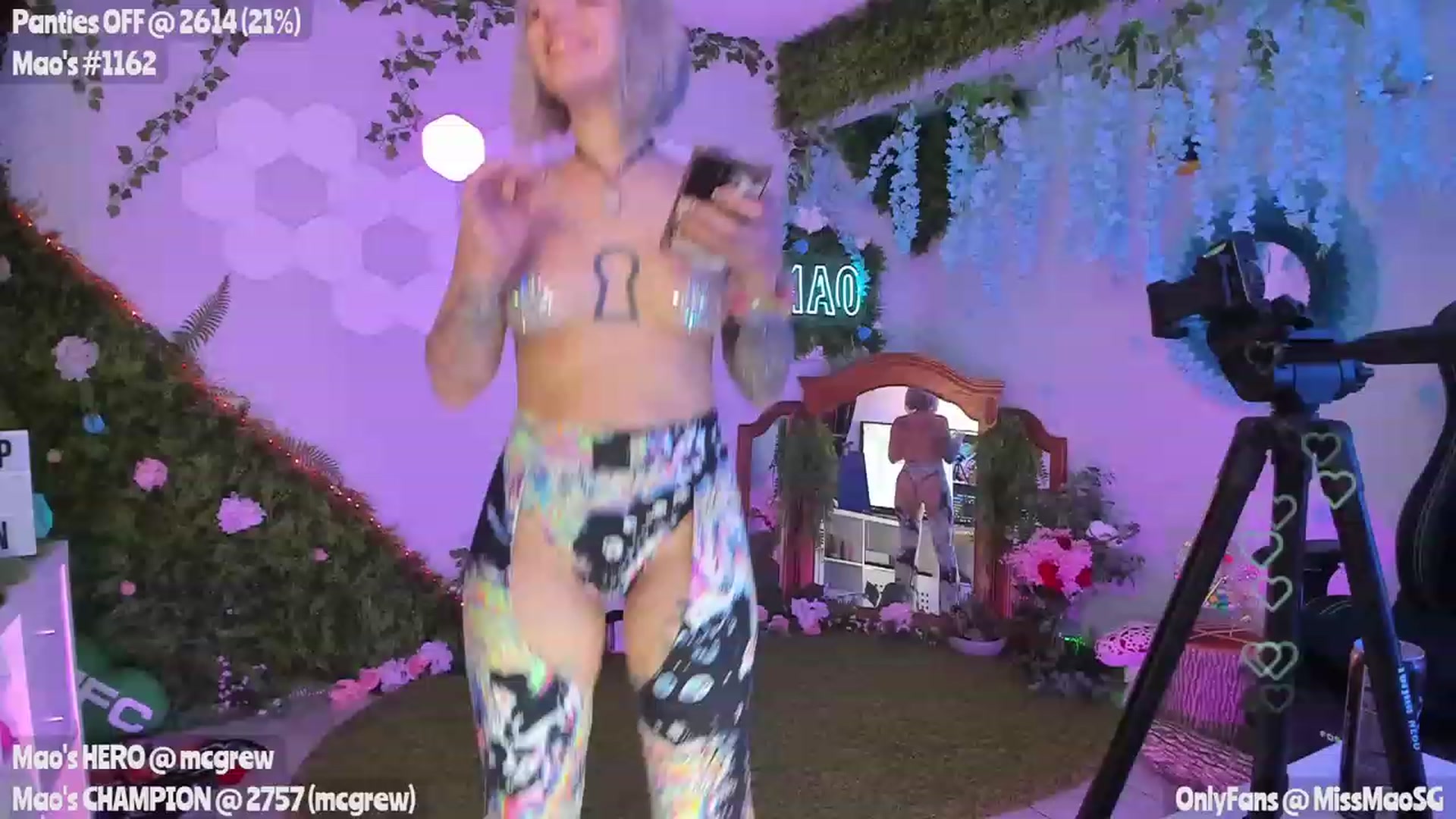 Gallery image thumbnail from MissMao's myfreecams stream on, 06/17/2023, 08:00 image 1 of 20