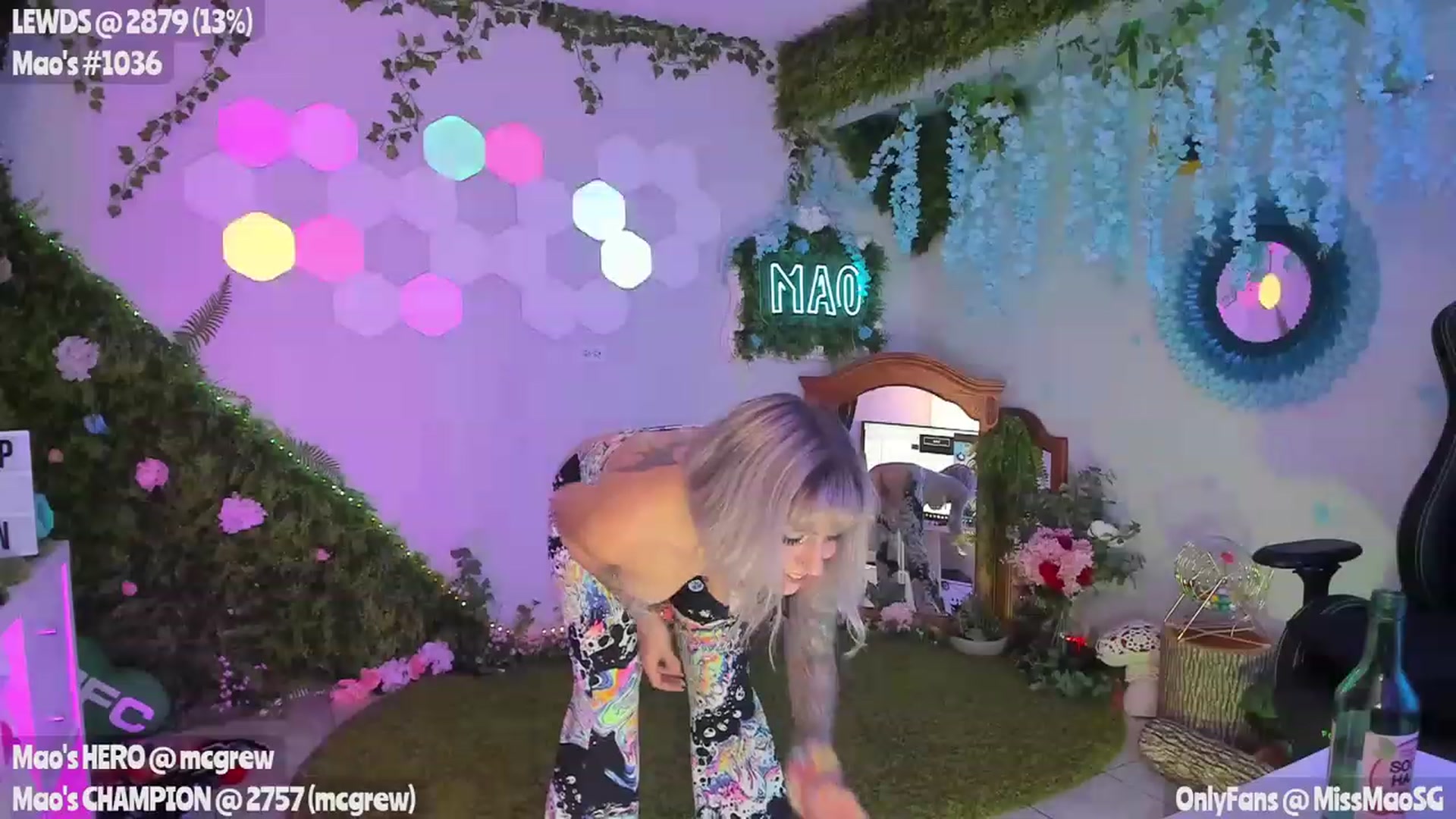 Gallery image thumbnail from MissMao's myfreecams stream on, 06/17/2023, 08:00 image 9 of 20