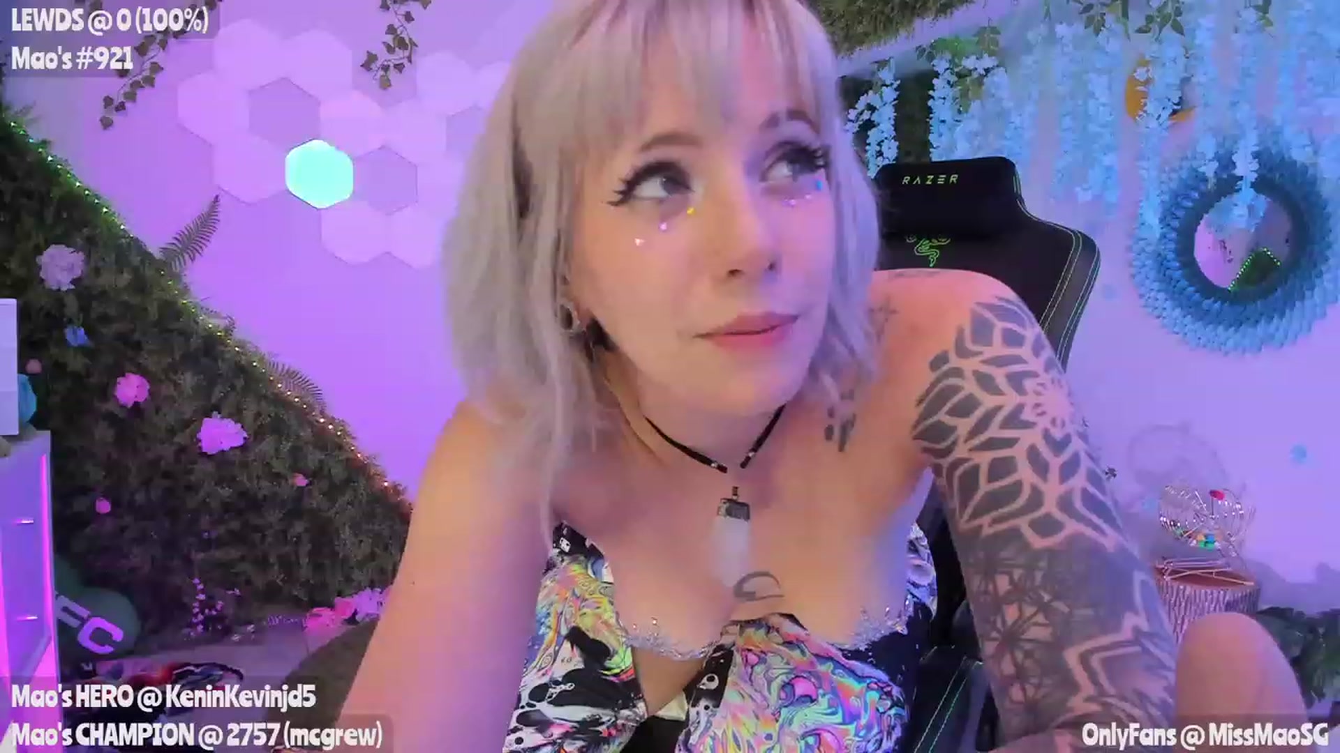 Gallery image thumbnail from MissMao's myfreecams stream on, 06/17/2023, 08:00 image 17 of 20