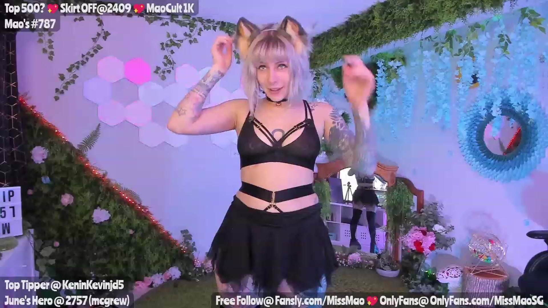 Gallery image thumbnail from MissMao's myfreecams stream on, 06/21/2023, 05:19 image 17 of 20