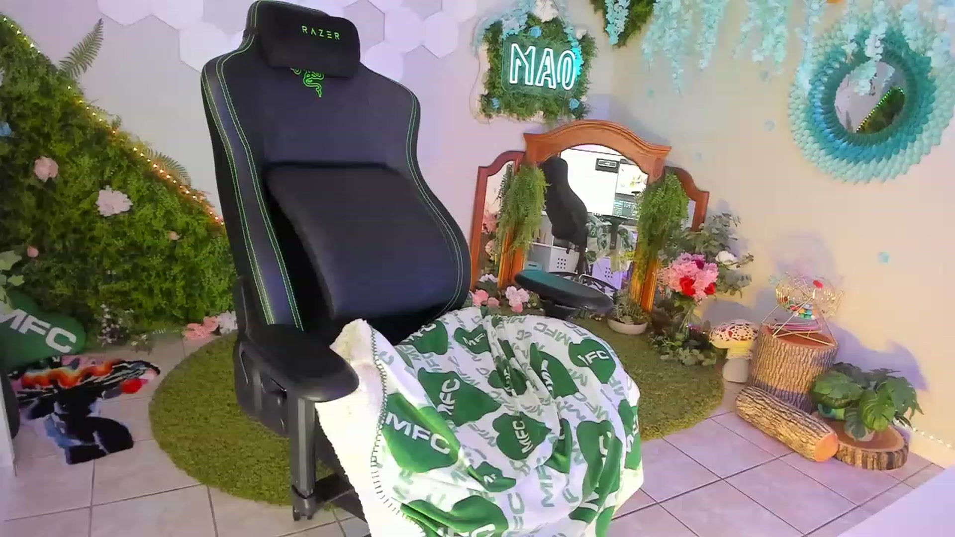 Gallery image thumbnail from MissMao's myfreecams stream on, 06/21/2023, 05:19 image 19 of 20