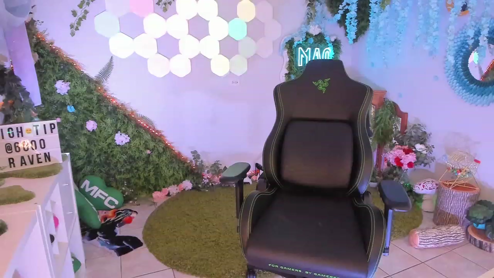 Gallery image thumbnail from MissMao's myfreecams stream on, 07/20/2023, 07:01 image 11 of 20