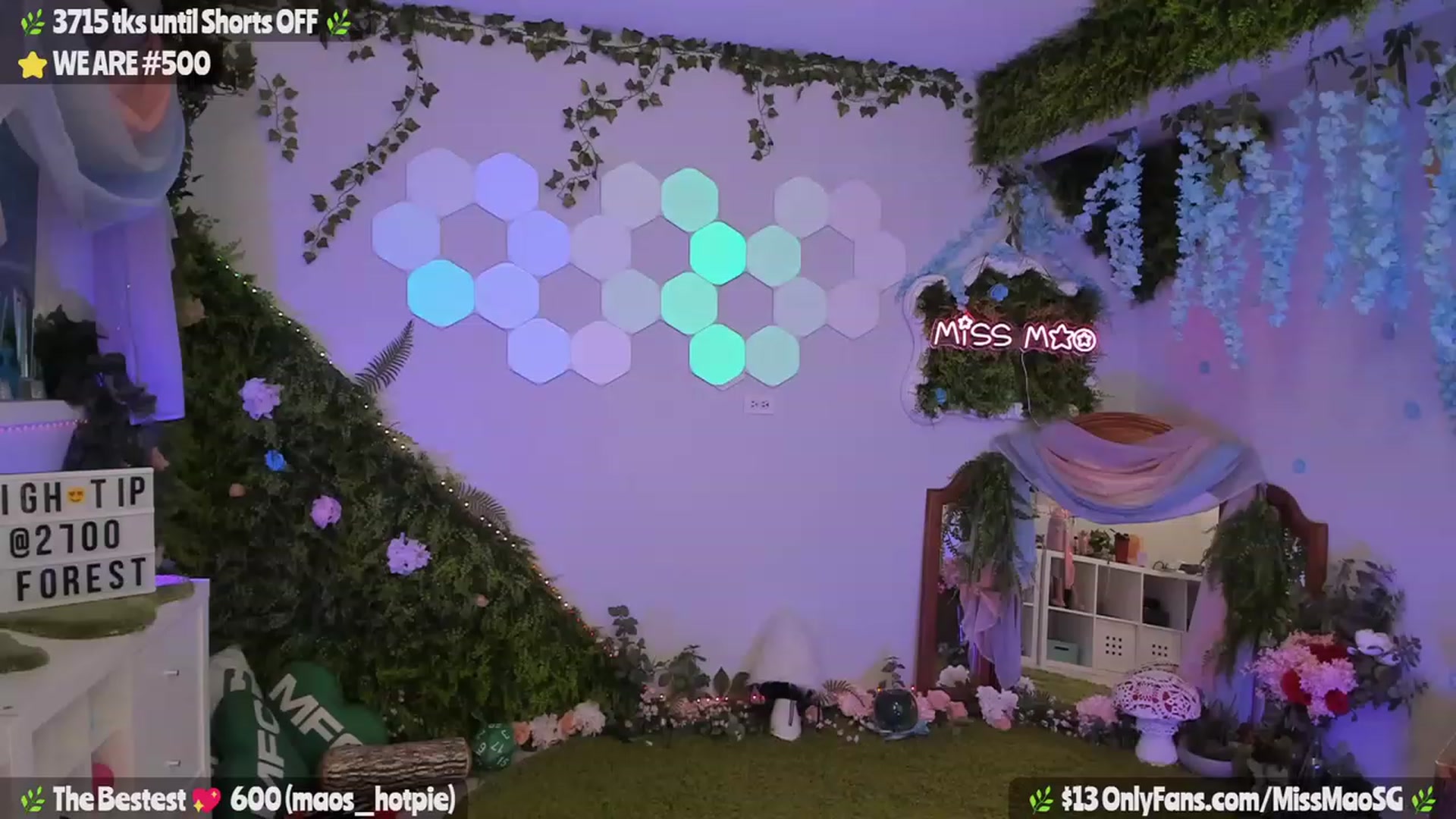 Gallery image thumbnail from MissMao's myfreecams stream on, 08/08/2023, 04:11 image 8 of 20