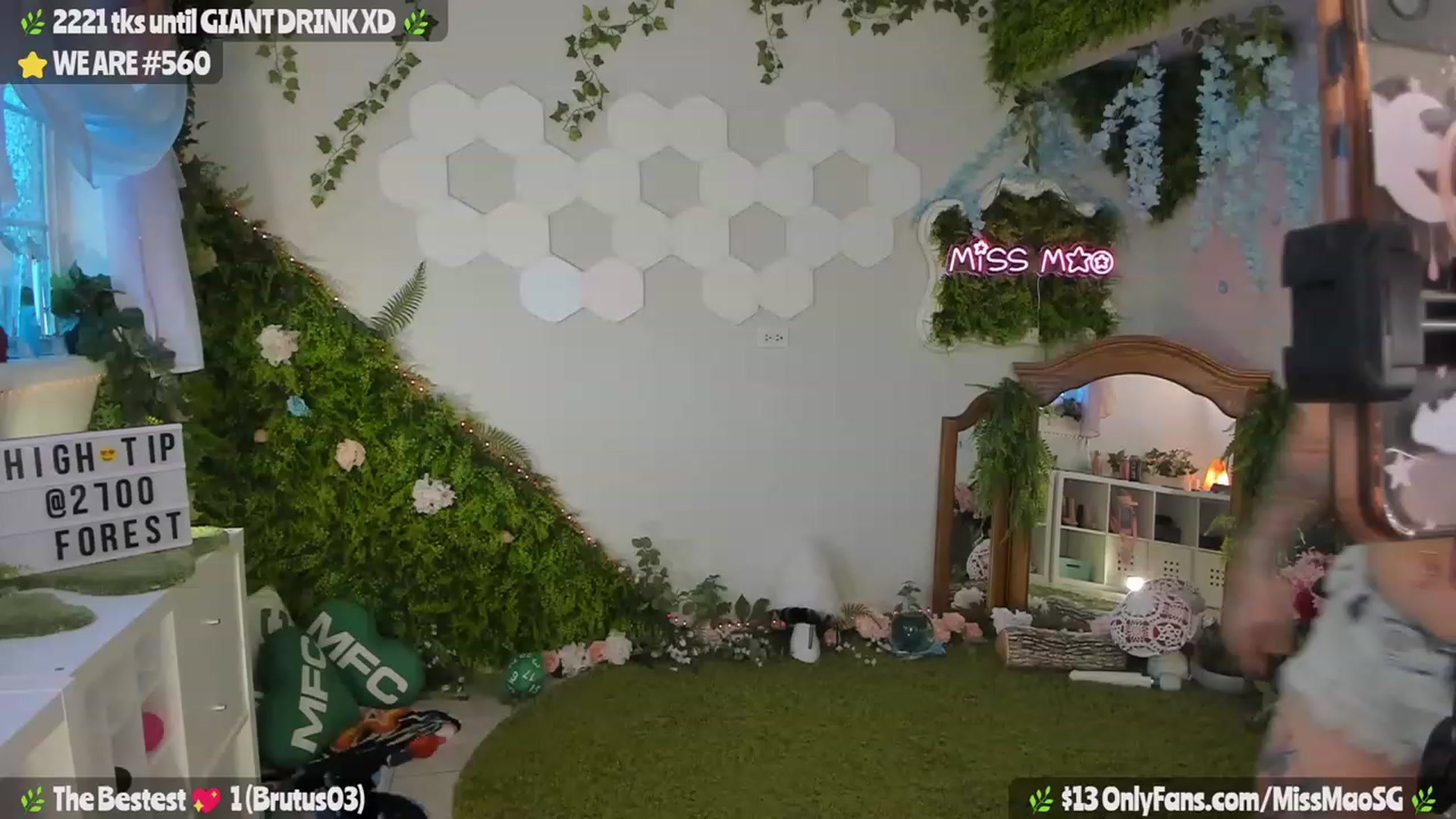 Gallery image thumbnail from MissMao's myfreecams stream on, 08/09/2023, 03:42 image 2 of 20