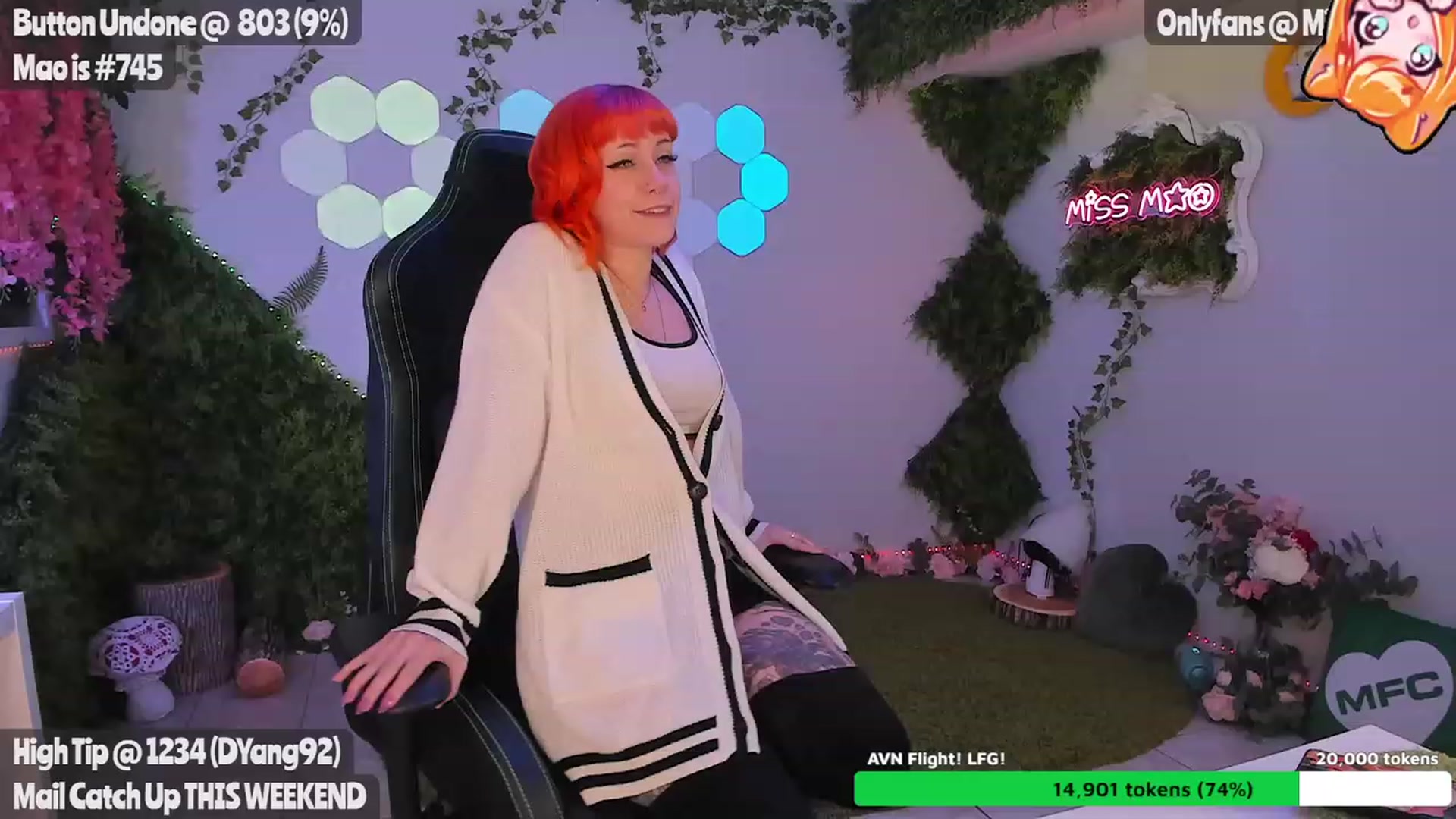 Gallery image thumbnail from MissMao's myfreecams stream on, 11/22/2023, 02:32 image 10 of 20