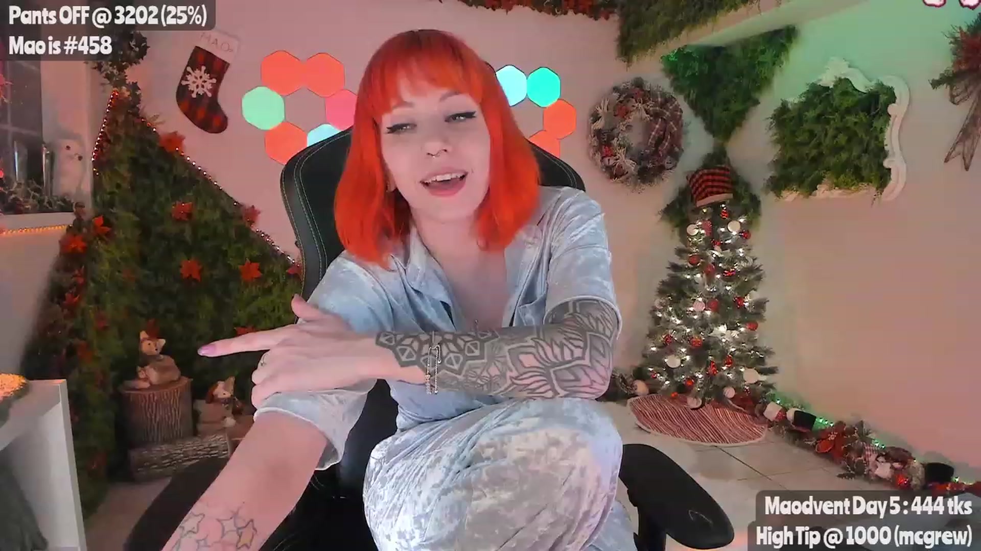 Gallery image thumbnail from MissMao's myfreecams stream on, 12/07/2023, 05:06 image 10 of 20