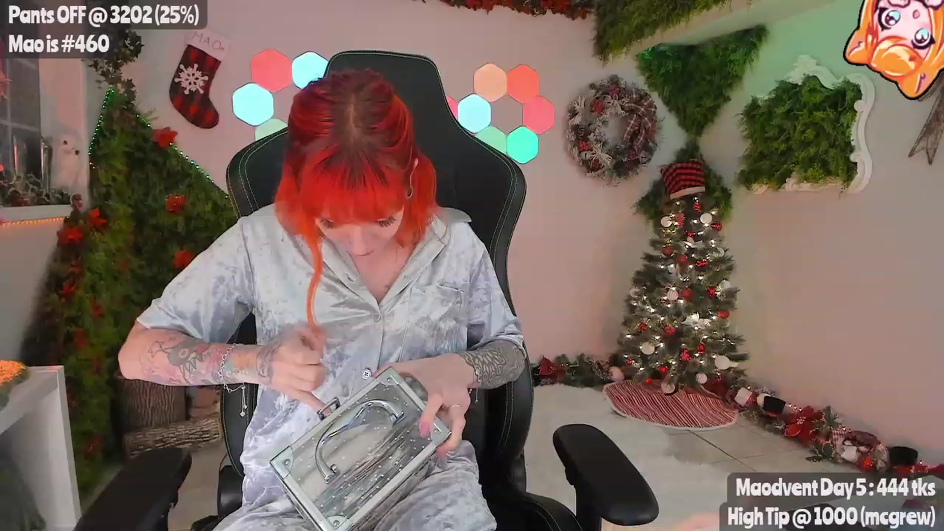 Gallery image thumbnail from MissMao's myfreecams stream on, 12/07/2023, 05:06 image 16 of 20