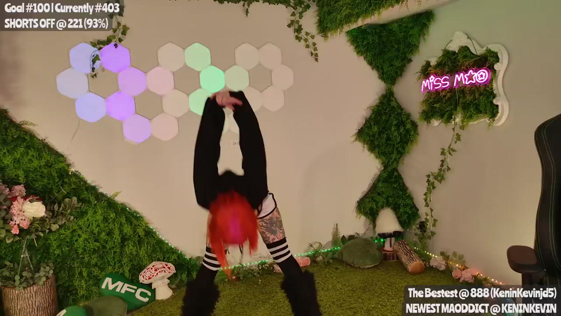 Gallery image thumbnail from MissMao's myfreecams stream on, 01/19/2024, 06:32 image 14 of 20