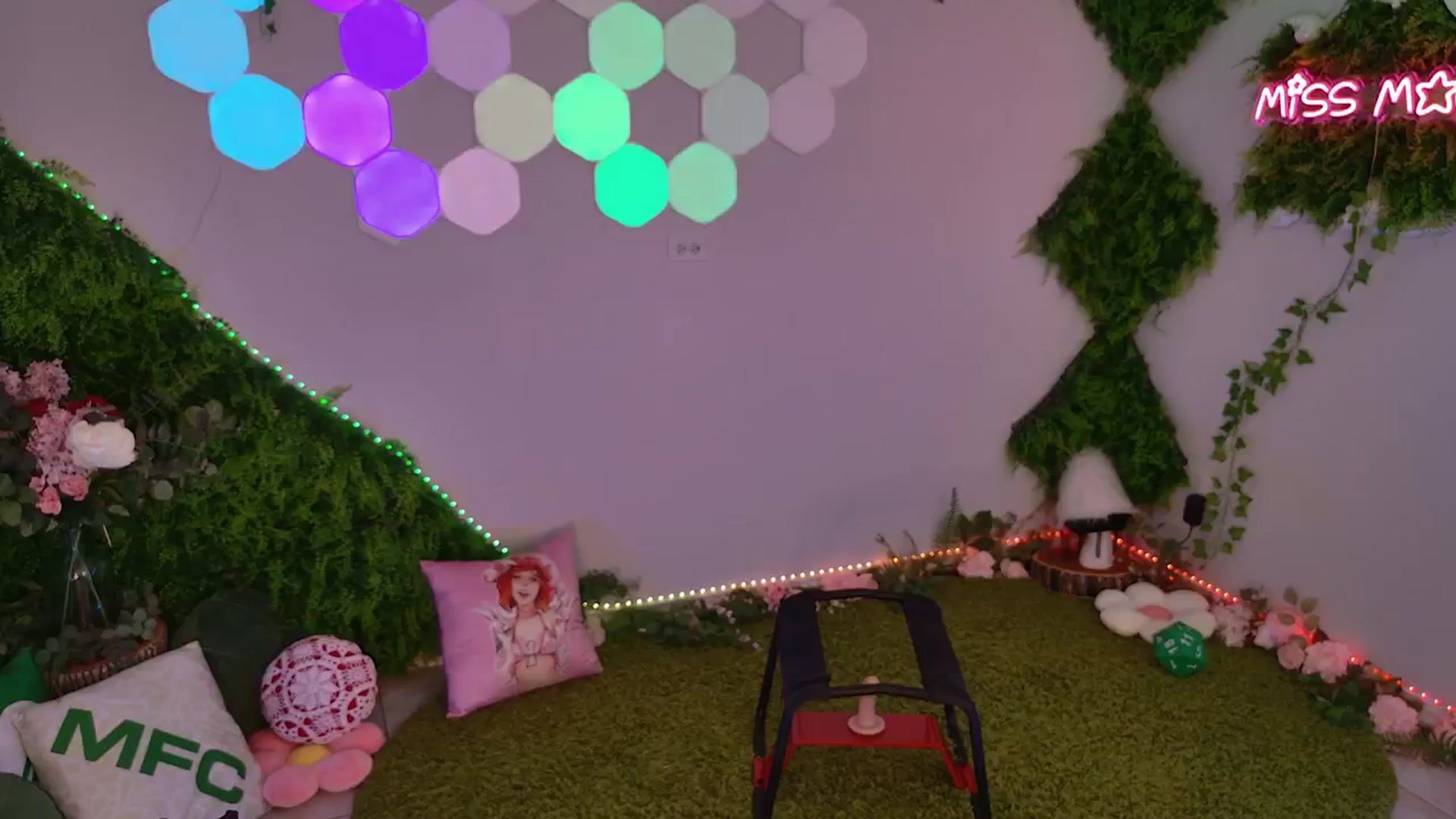Gallery image thumbnail from MissMao's myfreecams stream on, 03/15/2024, 06:37 image 11 of 20