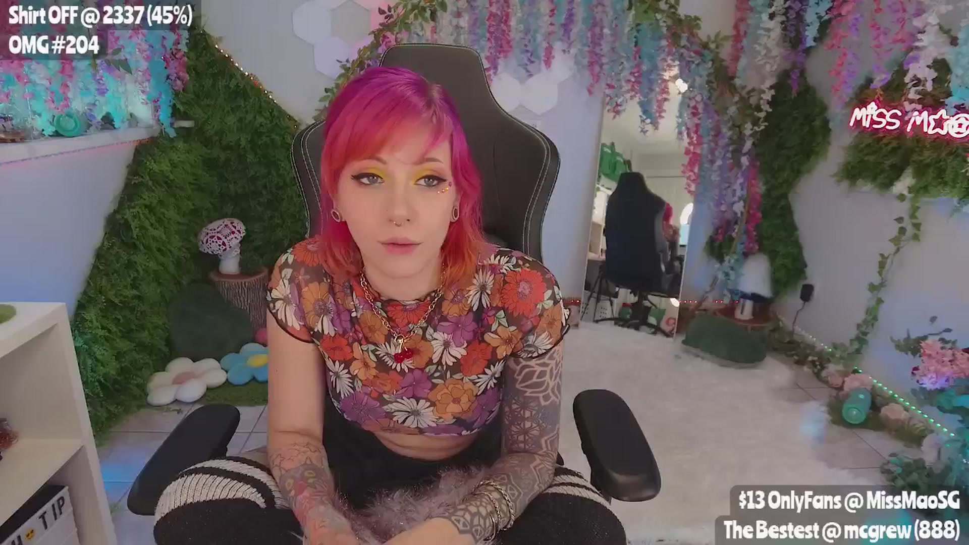 Gallery image thumbnail from MissMao's myfreecams stream on, 07/04/2024, 05:14 image 8 of 20