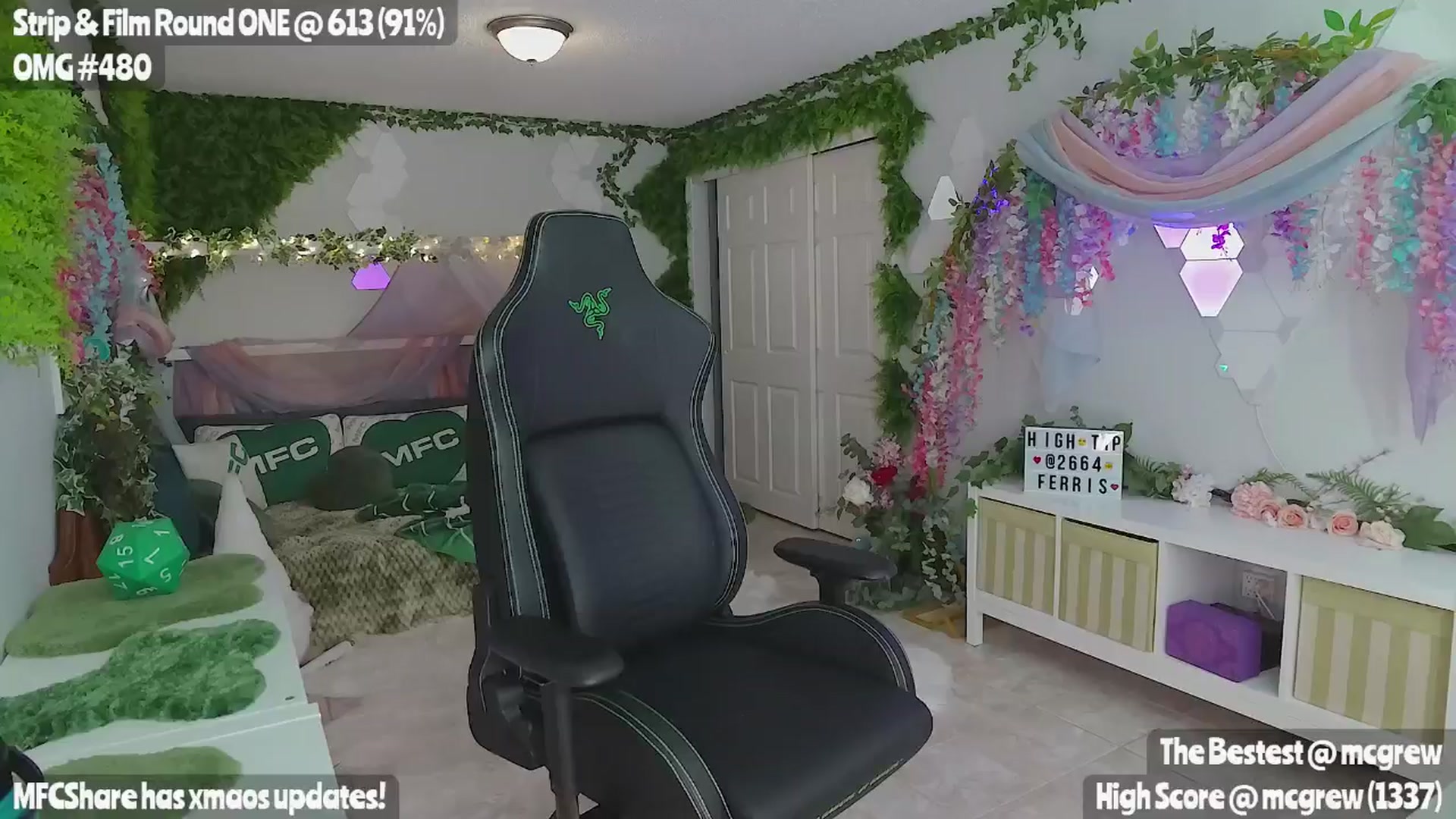 Gallery image thumbnail from MissMao's myfreecams stream on, 12/06/2024, 07:27 image 13 of 20