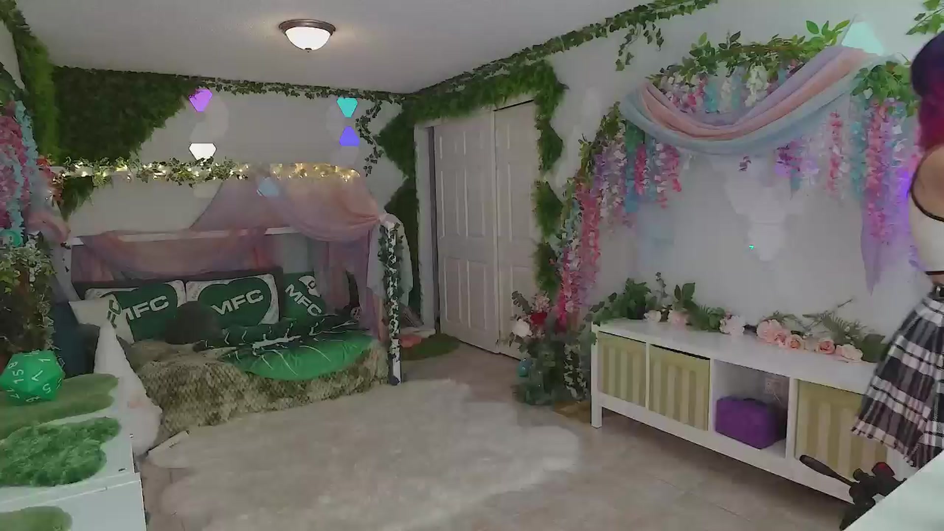 Gallery image thumbnail from MissMao's myfreecams stream on, 12/06/2024, 07:27 image 18 of 20