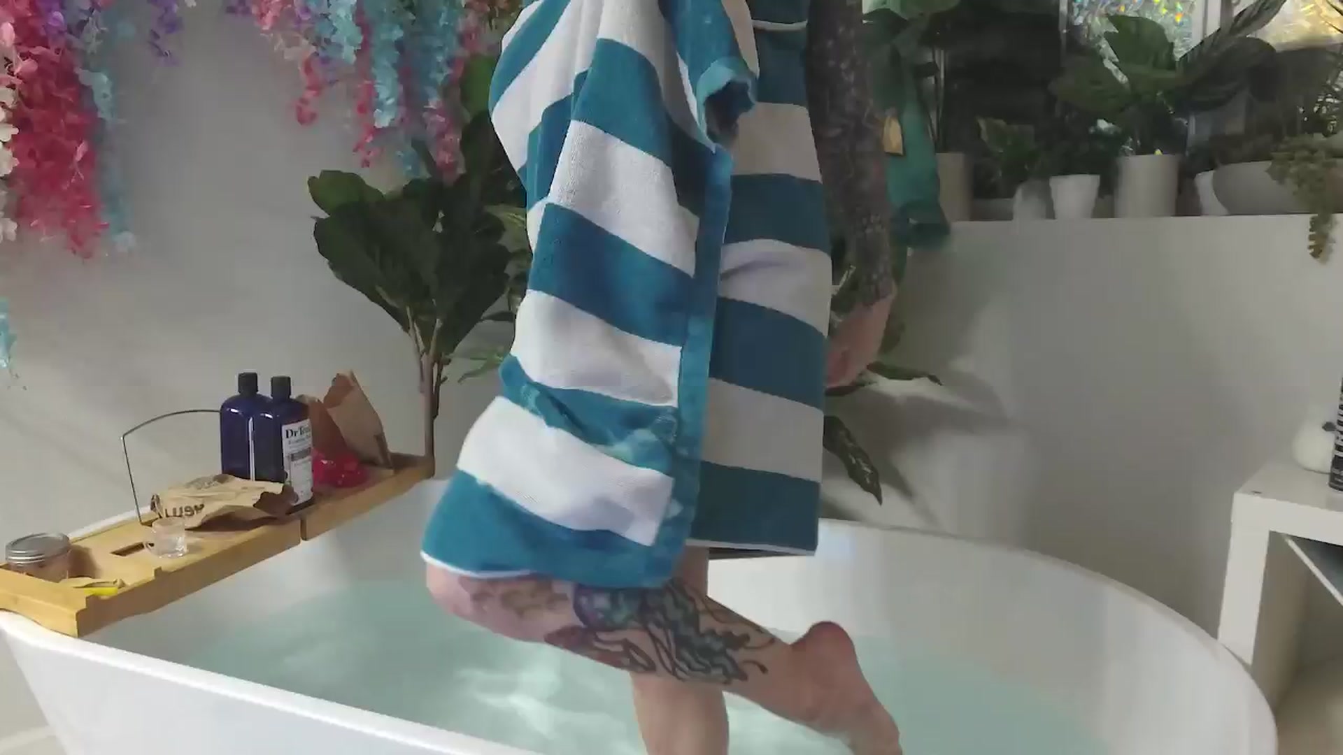 Gallery image thumbnail from MissMao's myfreecams stream on, 12/14/2024, 10:21 image 5 of 20