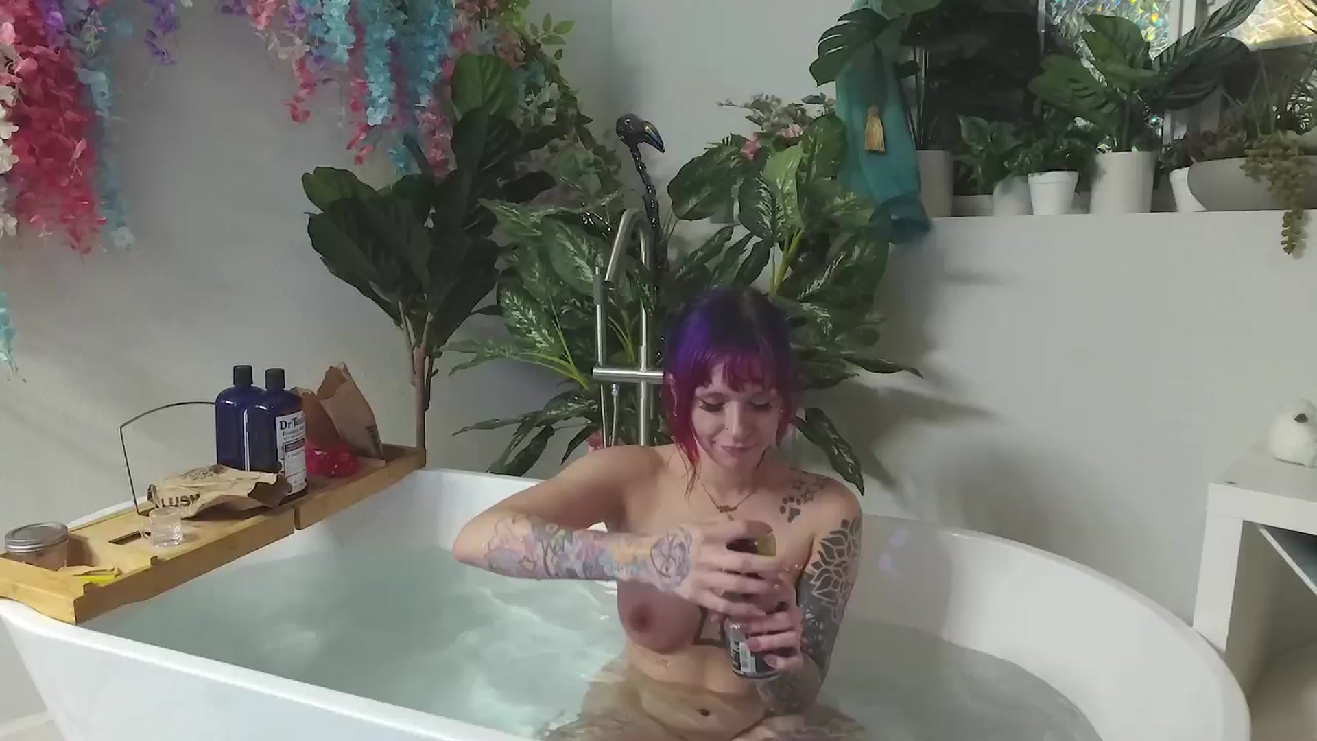 Gallery image thumbnail from MissMao's myfreecams stream on, 12/14/2024, 10:21 image 4 of 20