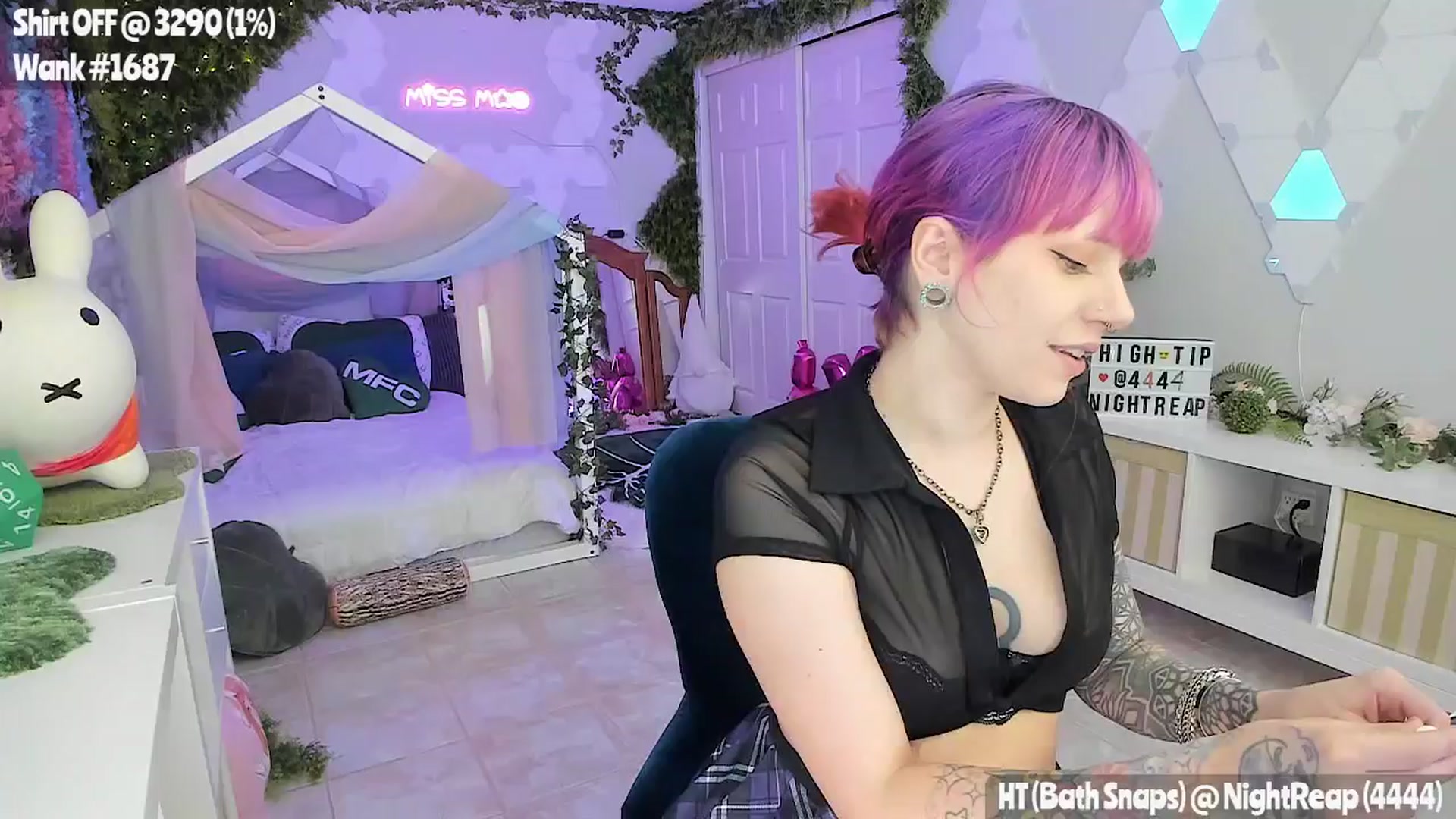 Gallery image thumbnail from MissMao's myfreecams stream on, 03/27/2025, 03:56 image 14 of 20
