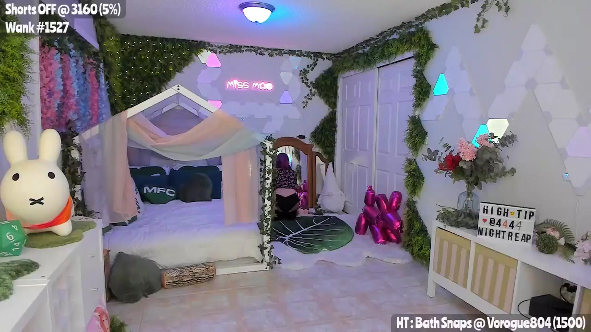 Gallery image thumbnail from MissMao's myfreecams stream on, 03/28/2025, 07:12 image 12 of 20