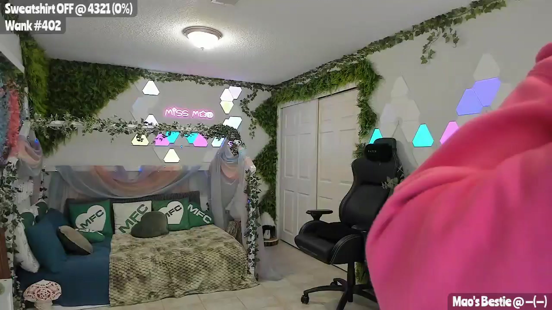 Gallery image thumbnail from MissMao's myfreecams stream on, 04/09/2025, 04:26 image 1 of 20