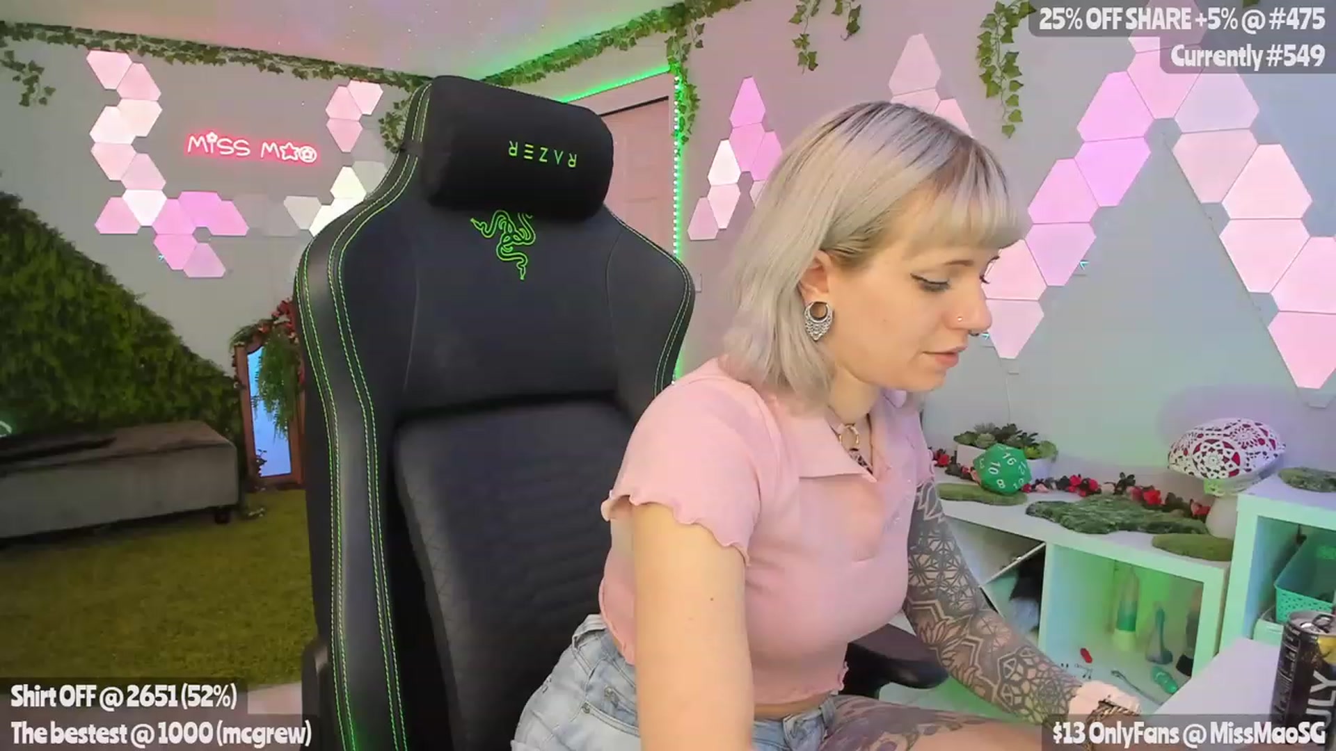 Gallery image thumbnail from MissMaoSG's myfreecams stream on, 04/29/2023, 03:21 image 10 of 20