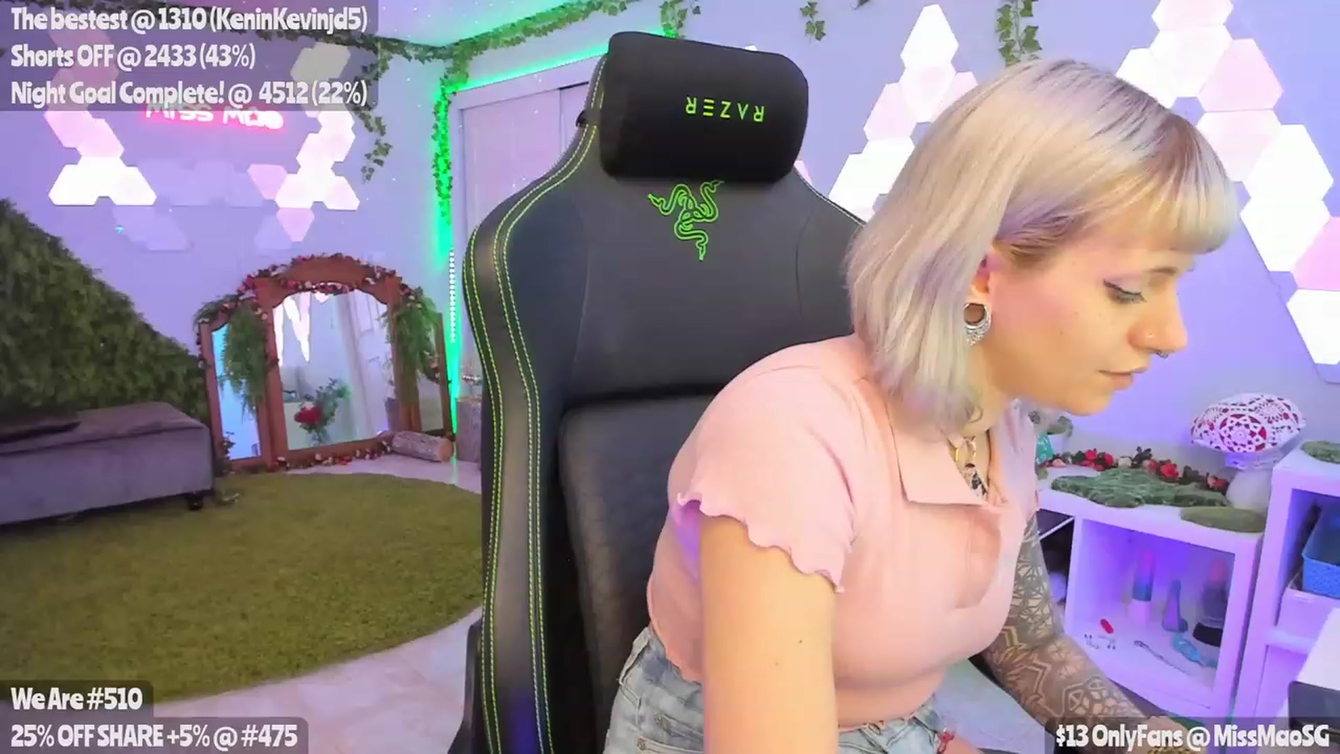 Gallery image thumbnail from MissMaoSG's myfreecams stream on, 04/29/2023, 05:29 image 18 of 20