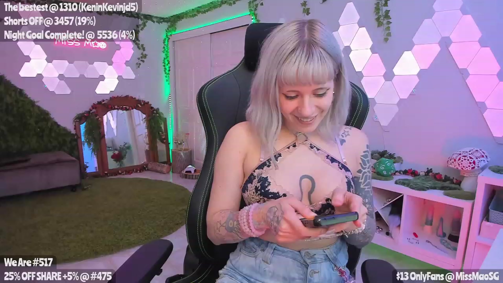 Gallery image thumbnail from MissMaoSG's myfreecams stream on, 04/29/2023, 05:29 image 8 of 20