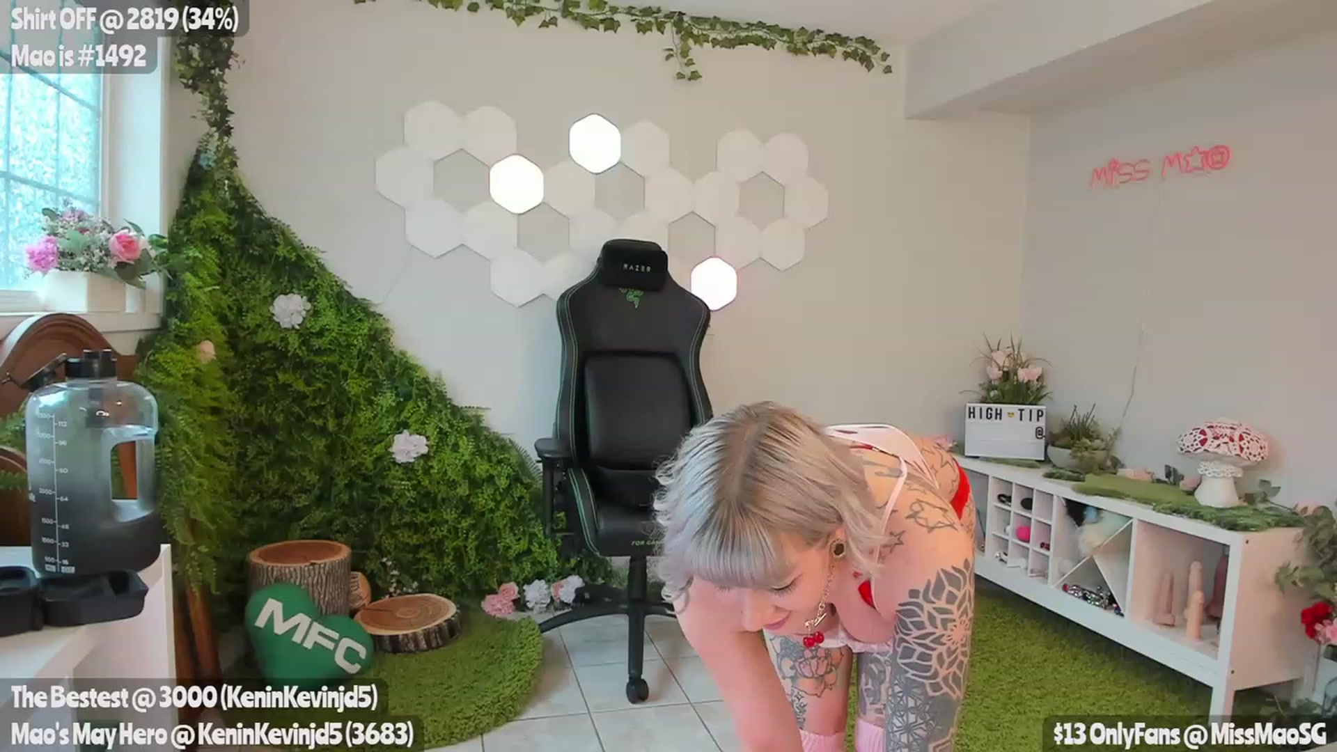 Gallery image thumbnail from MissMaoSG's myfreecams stream on, 05/06/2023, 24:55 image 9 of 20